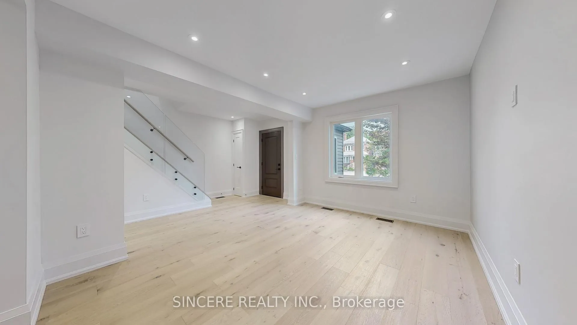 Photo 6 of 123 Lawrence Avenue W, Toronto, Lawrence Park North — HOMEH