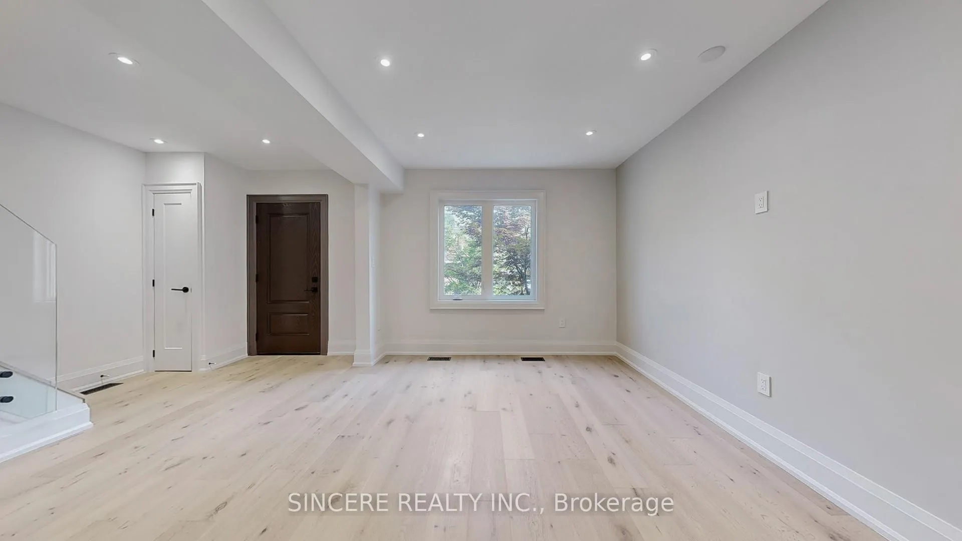 Photo 7 of 123 Lawrence Avenue W, Toronto, Lawrence Park North — HOMEH