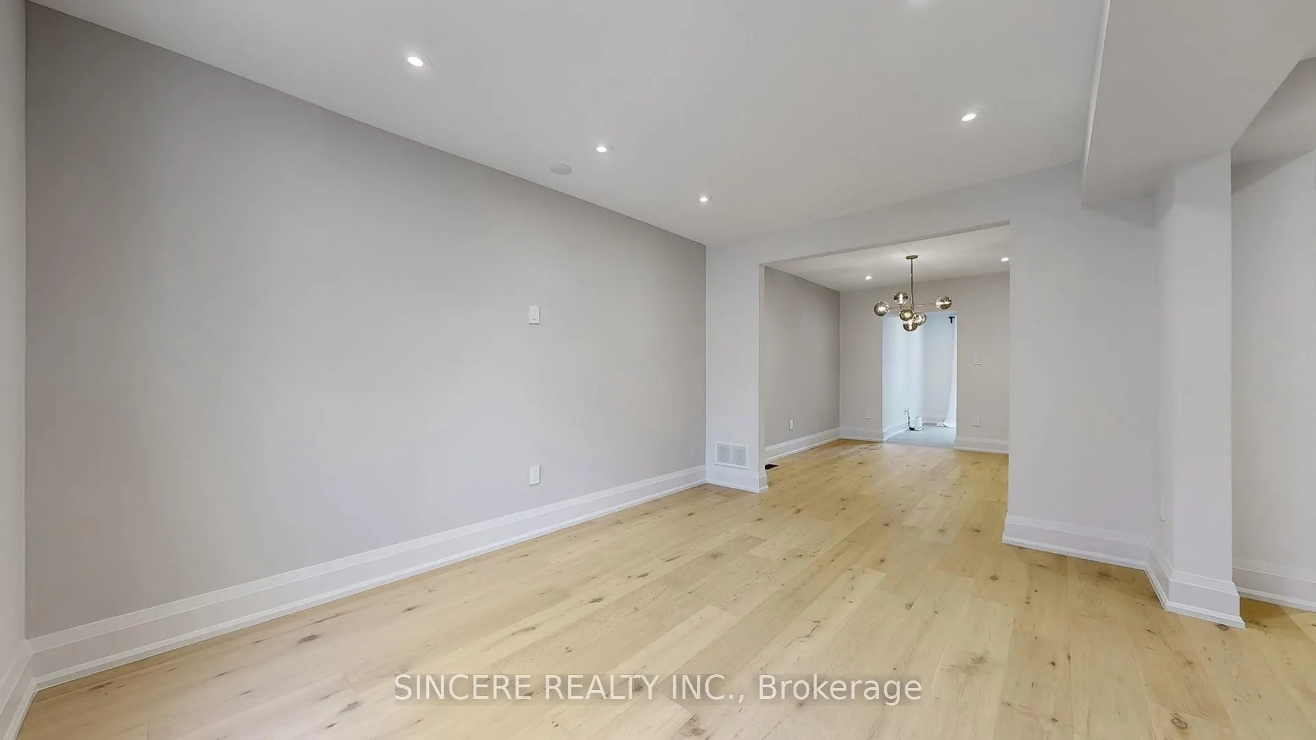 Photo 10 of 123 Lawrence Avenue W, Toronto, Lawrence Park North — HOMEH