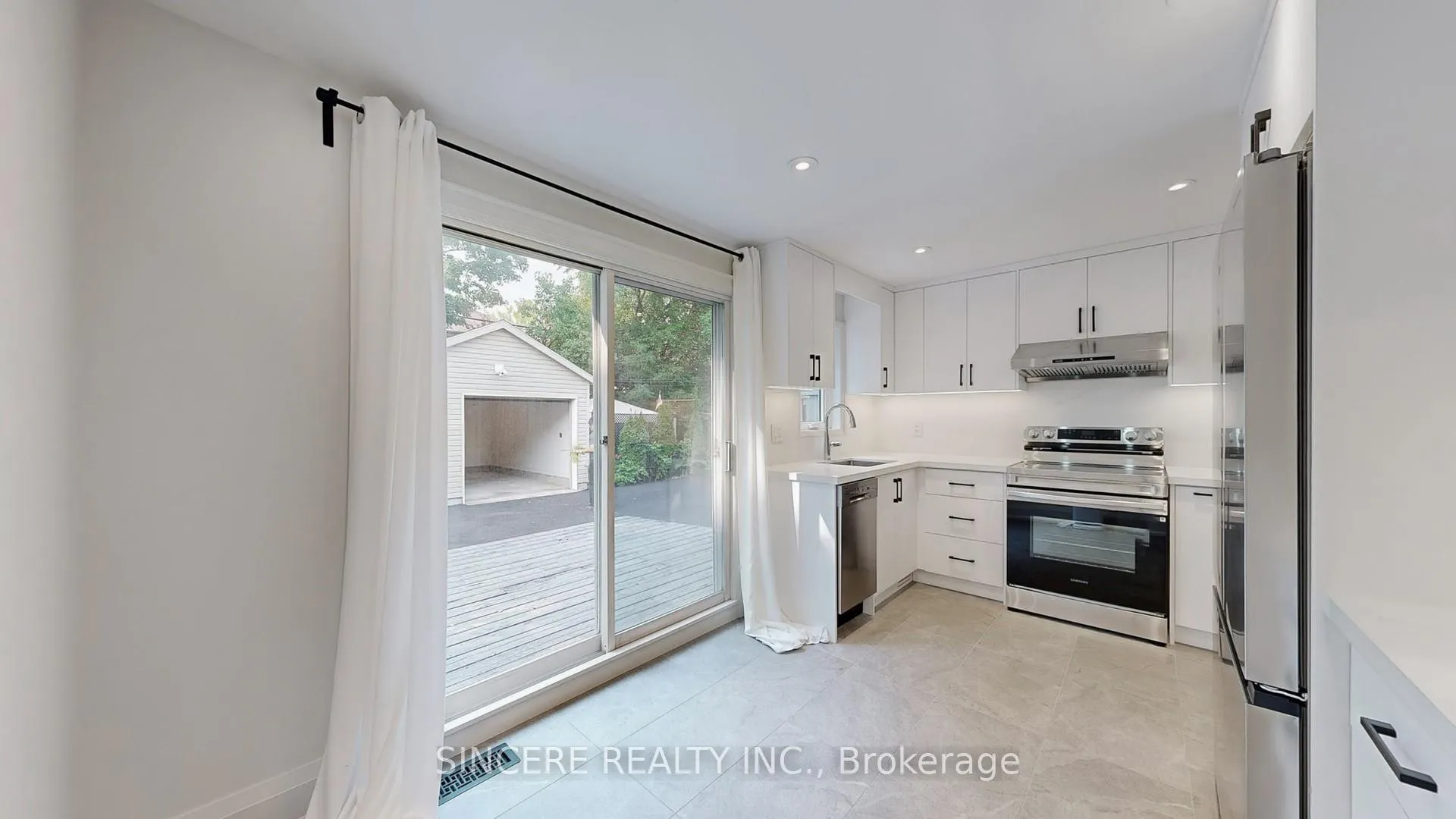 Photo 14 of 123 Lawrence Avenue W, Toronto, Lawrence Park North — HOMEH