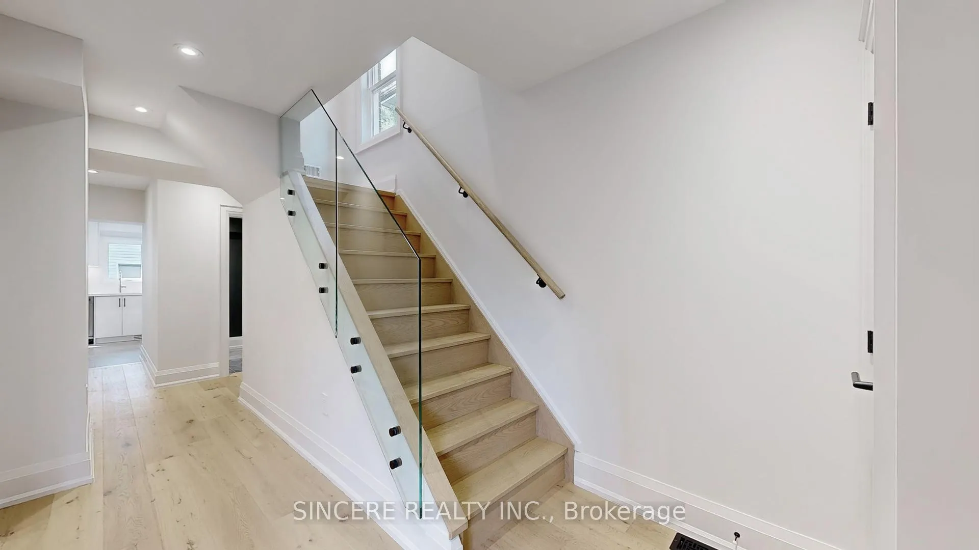 Photo 21 of 123 Lawrence Avenue W, Toronto, Lawrence Park North — HOMEH
