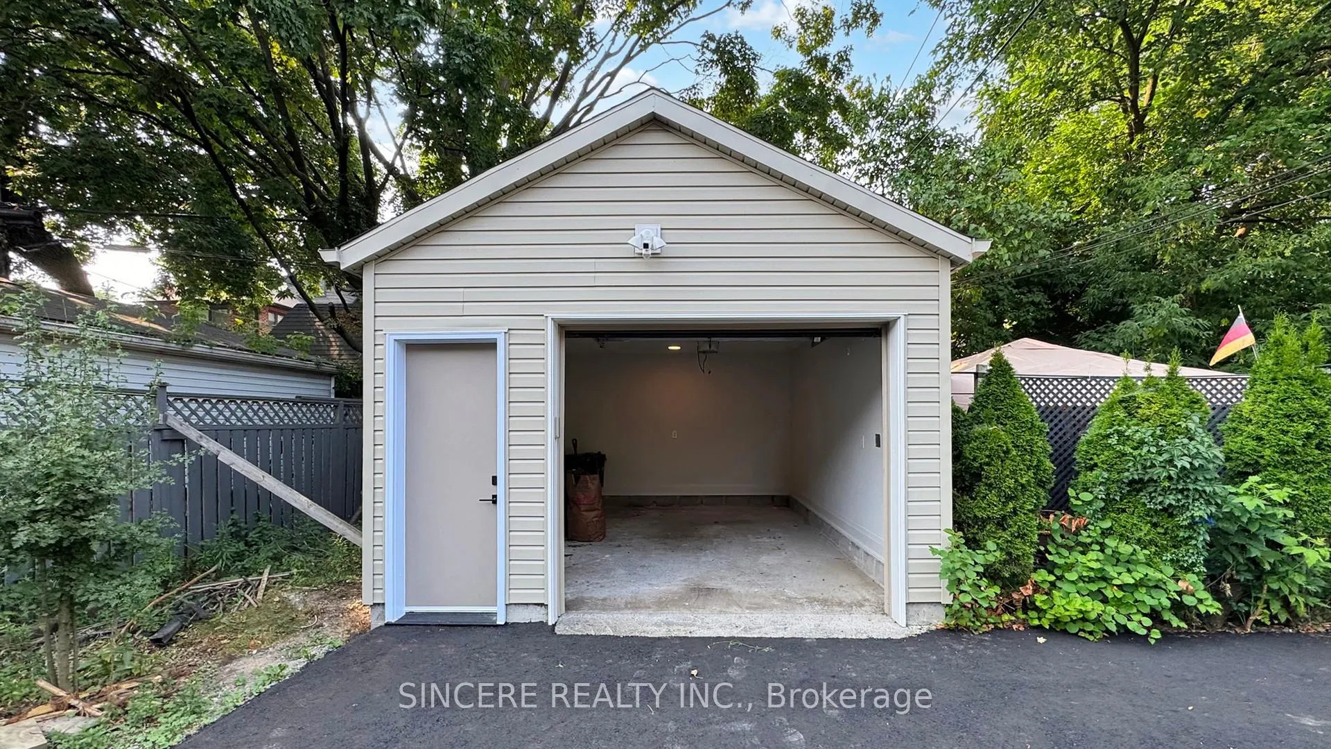 Photo 45 of 123 Lawrence Avenue W, Toronto, Lawrence Park North — HOMEH