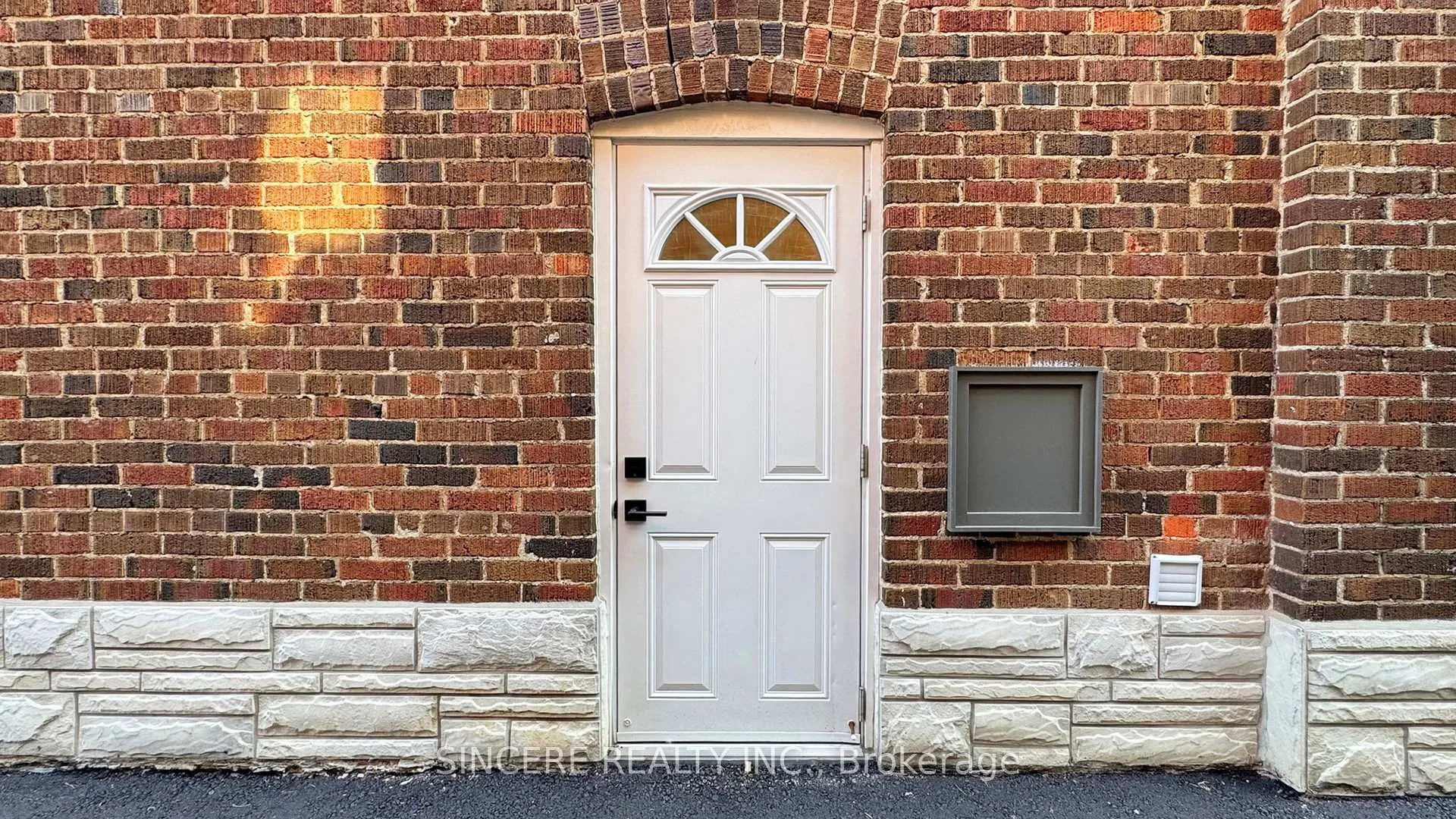 Photo 47 of 123 Lawrence Avenue W, Toronto, Lawrence Park North — HOMEH