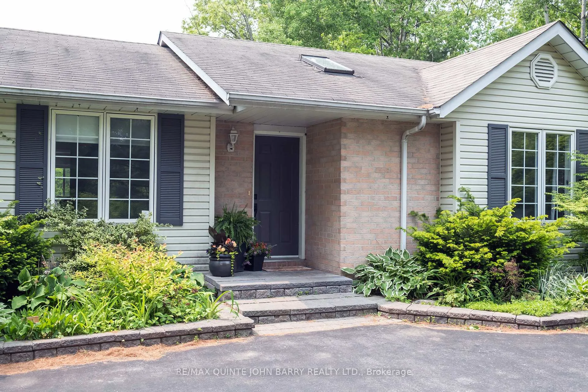 Photo 3 of 524 Christiani Road, Quinte West, Murray Ward — HOMEH
