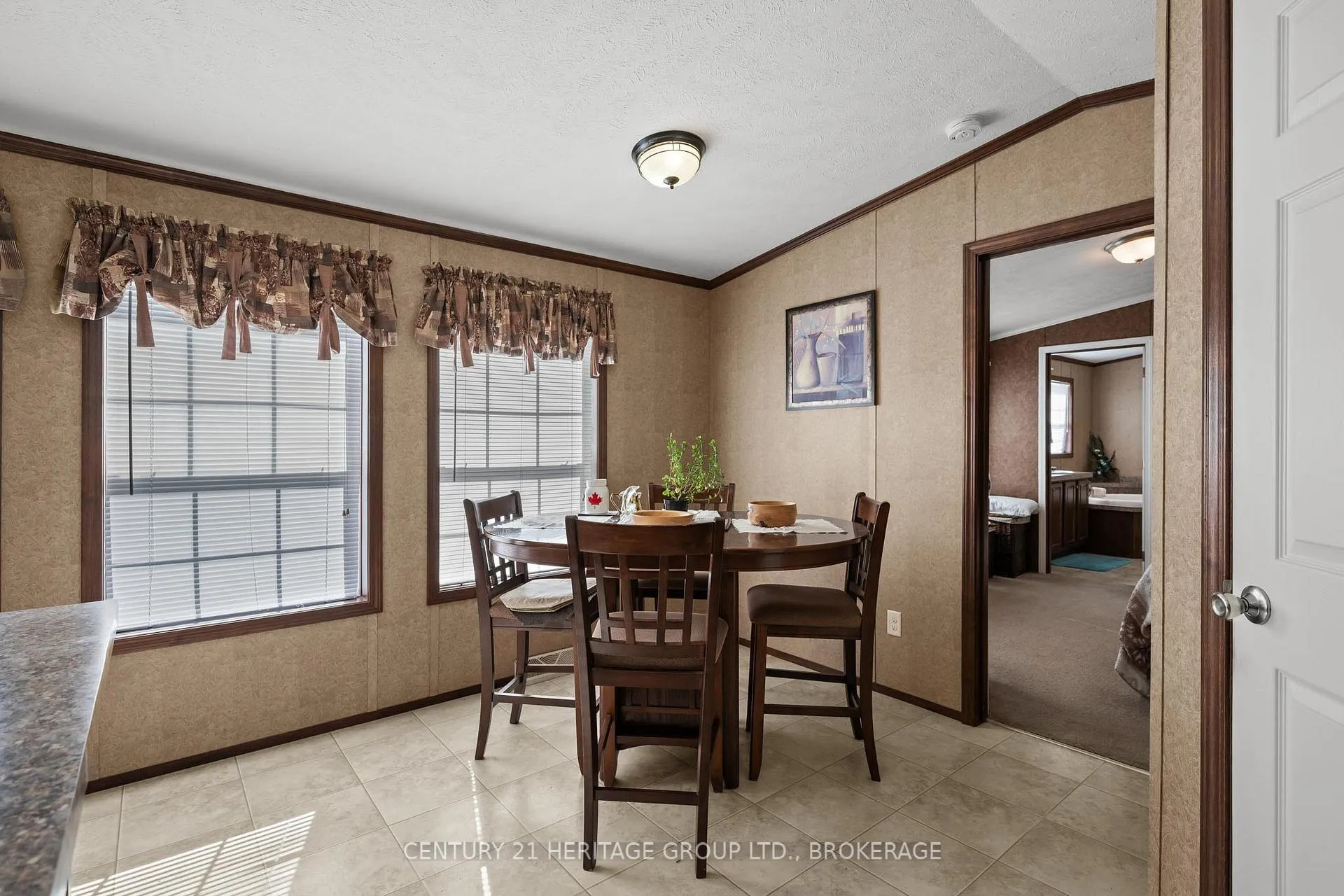 Photo 12 of Unit 7, 5633 Bath Road, Loyalist, Lennox and Addington - South — HOMEH