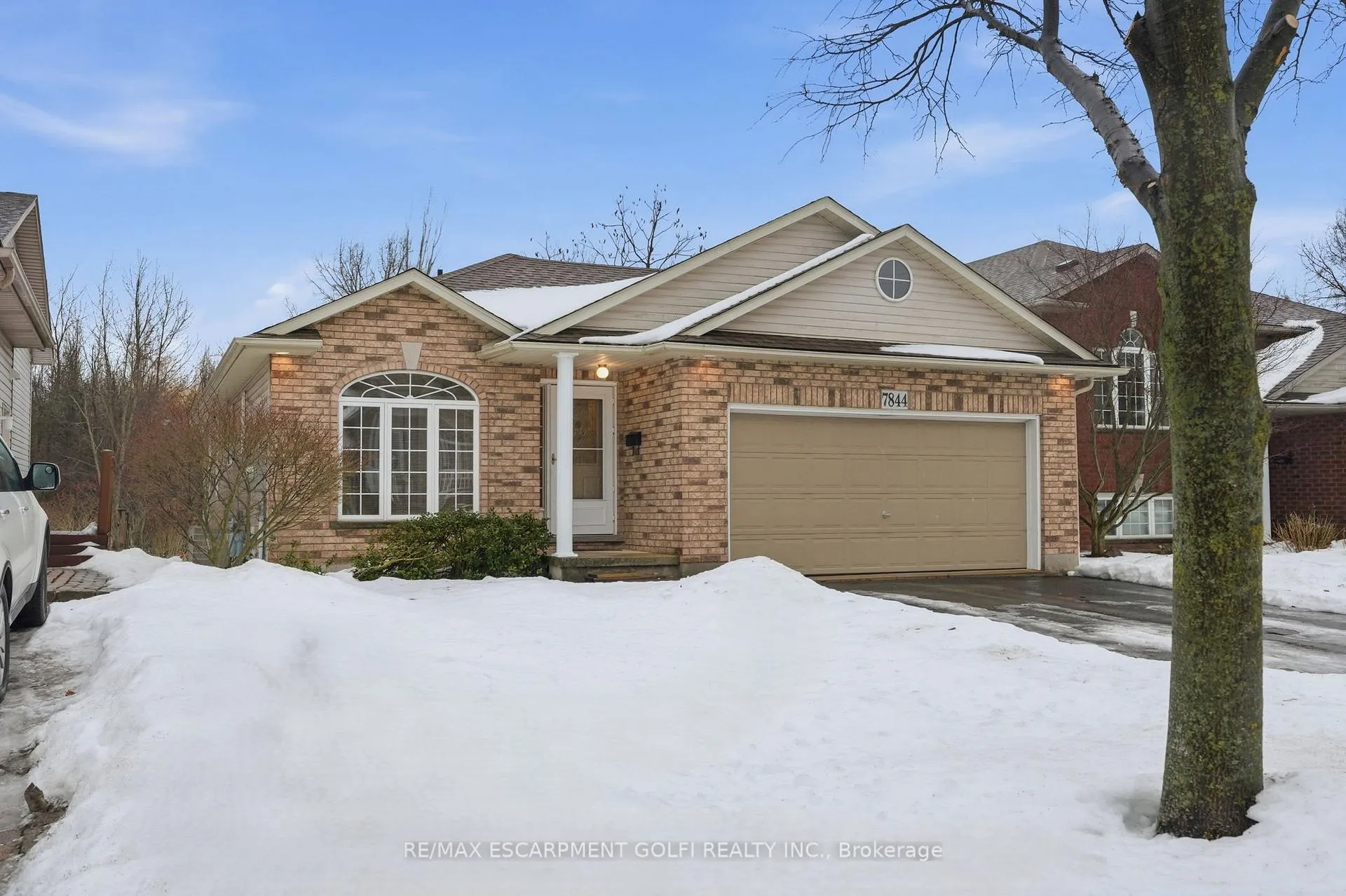 Front of 7844 Charnwood Avenue