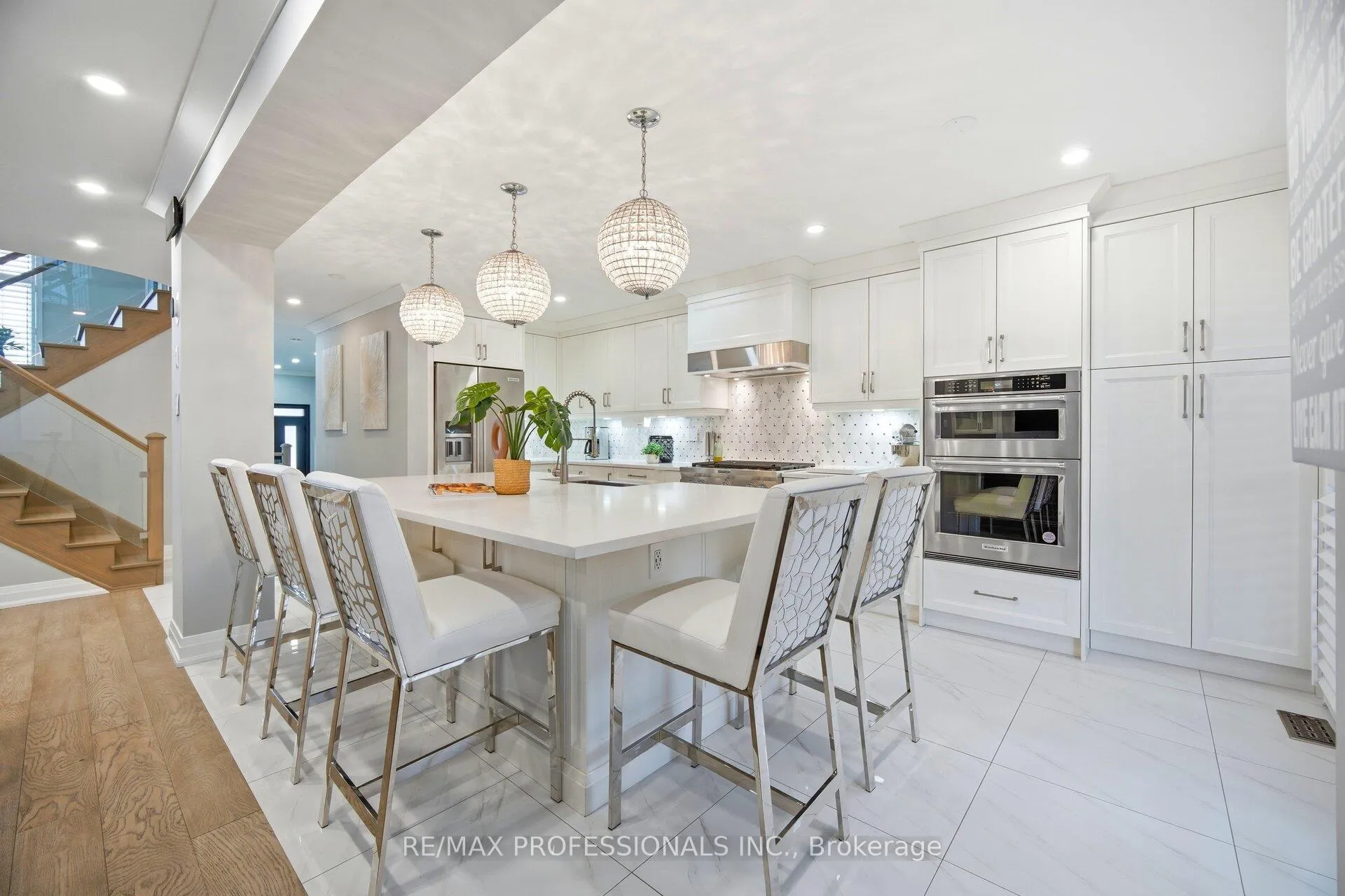 Photo 6 of 194 Fandango Drive, Brampton, Credit Valley — HOMEH