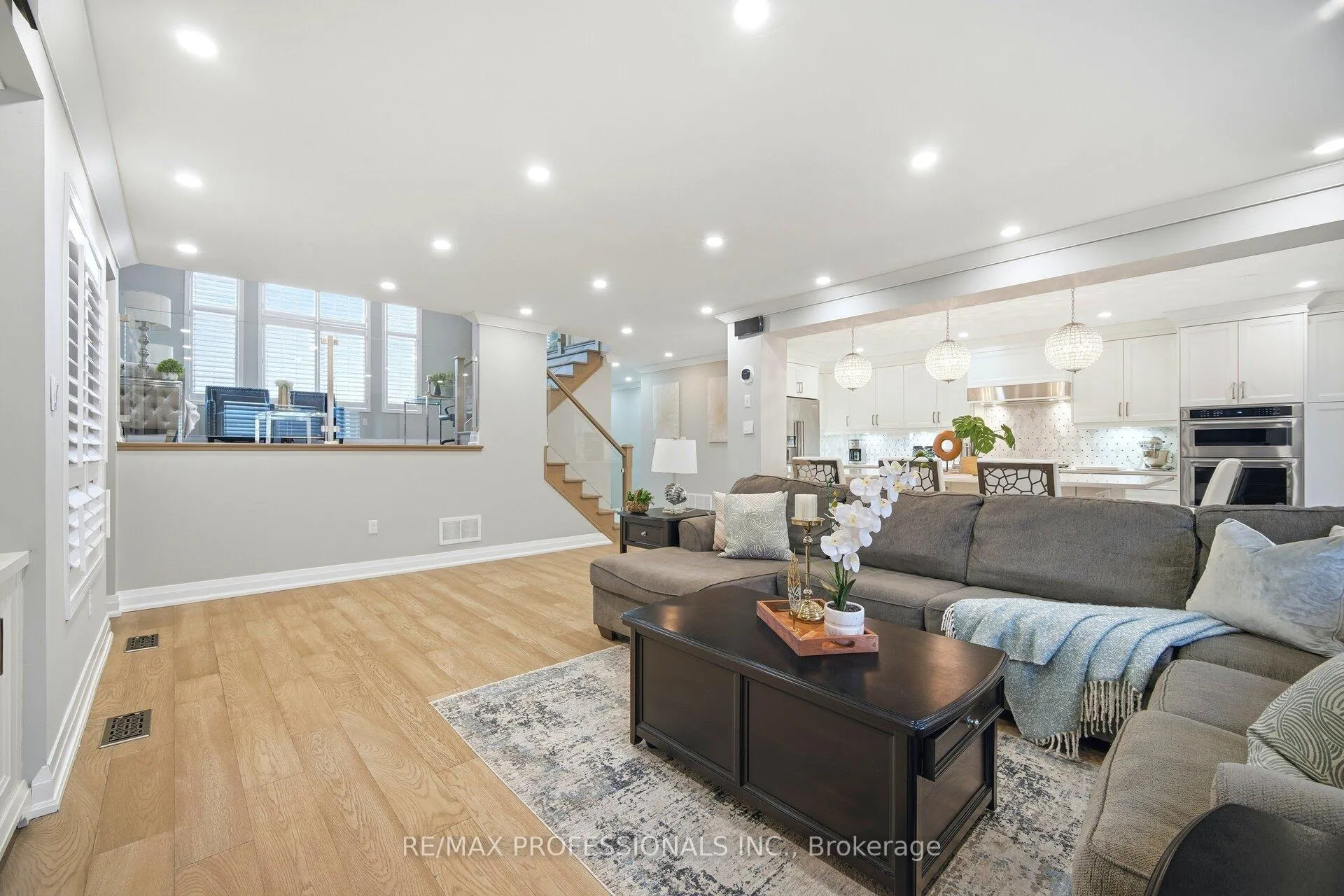 Photo 16 of 194 Fandango Drive, Brampton, Credit Valley — HOMEH