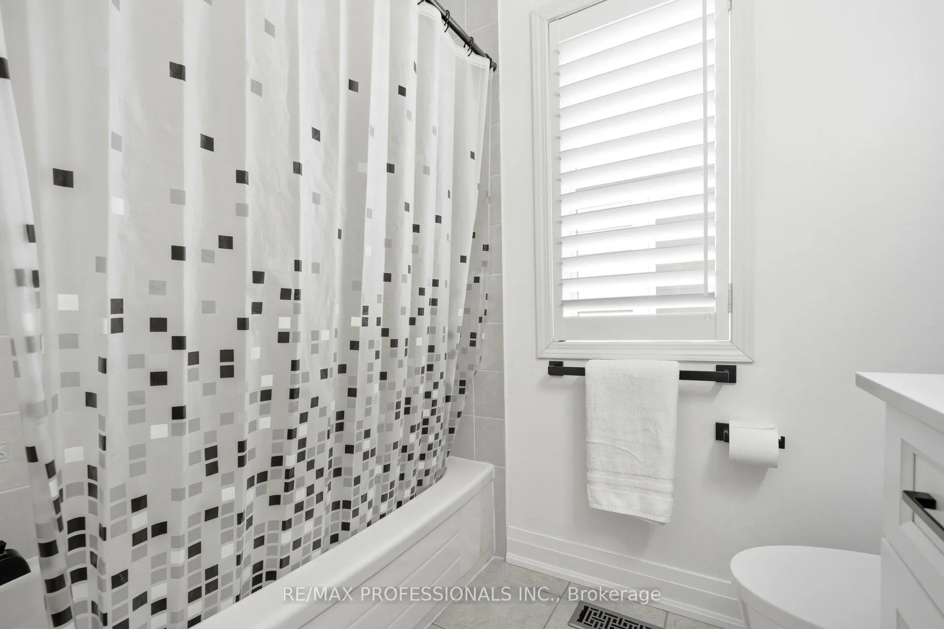 Photo 35 of 194 Fandango Drive, Brampton, Credit Valley — HOMEH