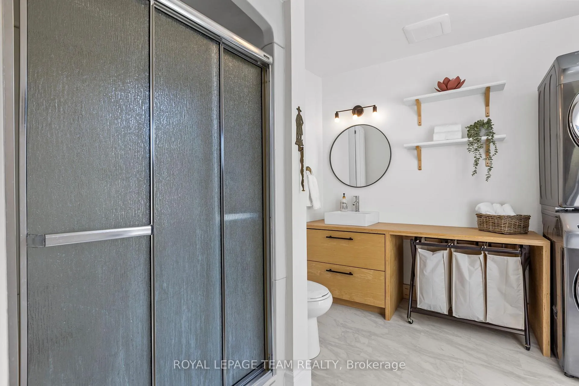 Photo 26 of 107 Queen Street N, Renfrew — HOMEH
