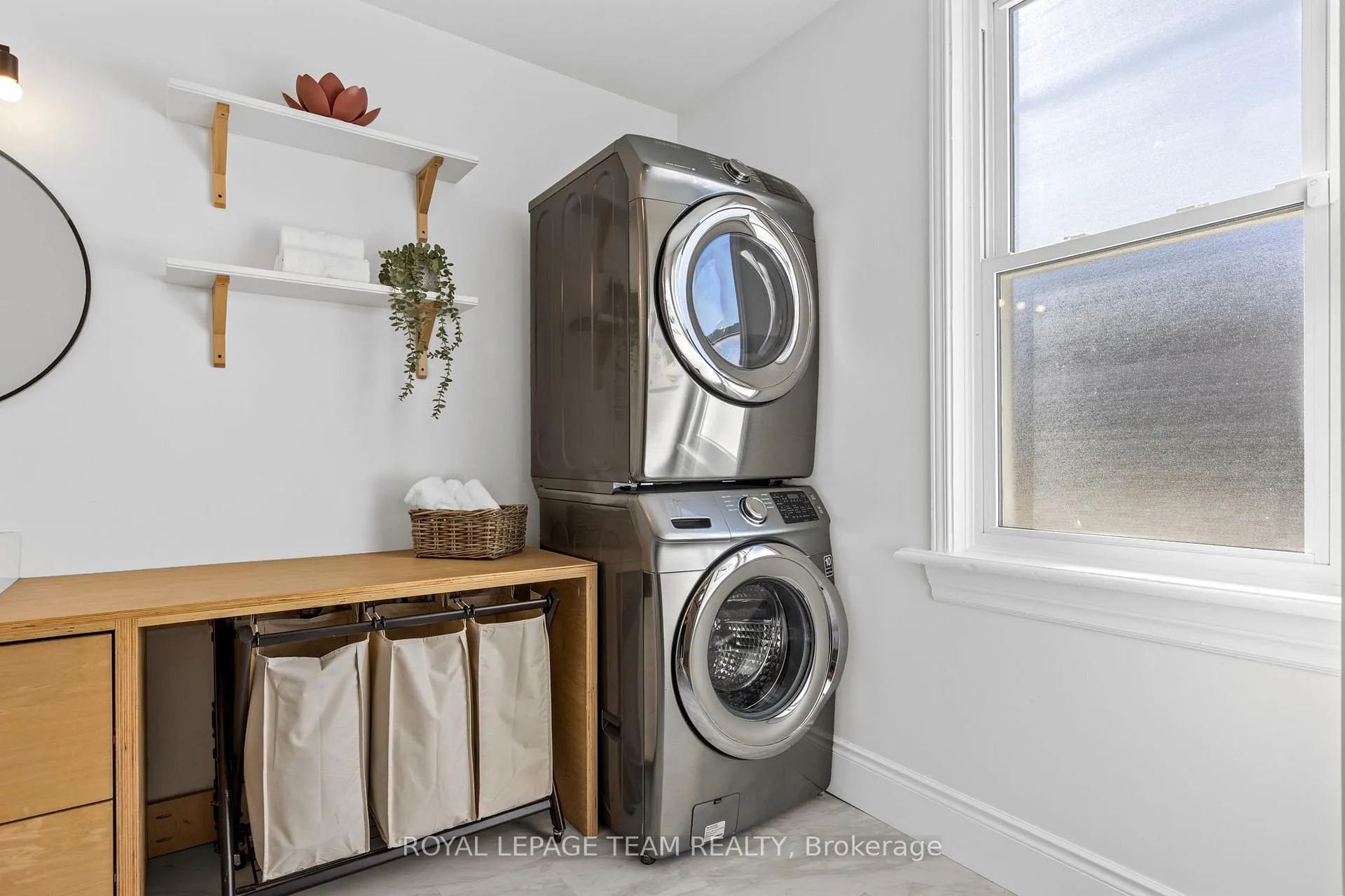 Photo 28 of 107 Queen Street N, Renfrew — HOMEH