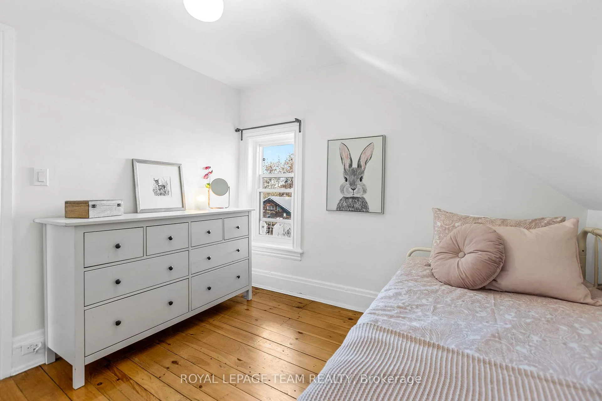 Photo 33 of 107 Queen Street N, Renfrew — HOMEH