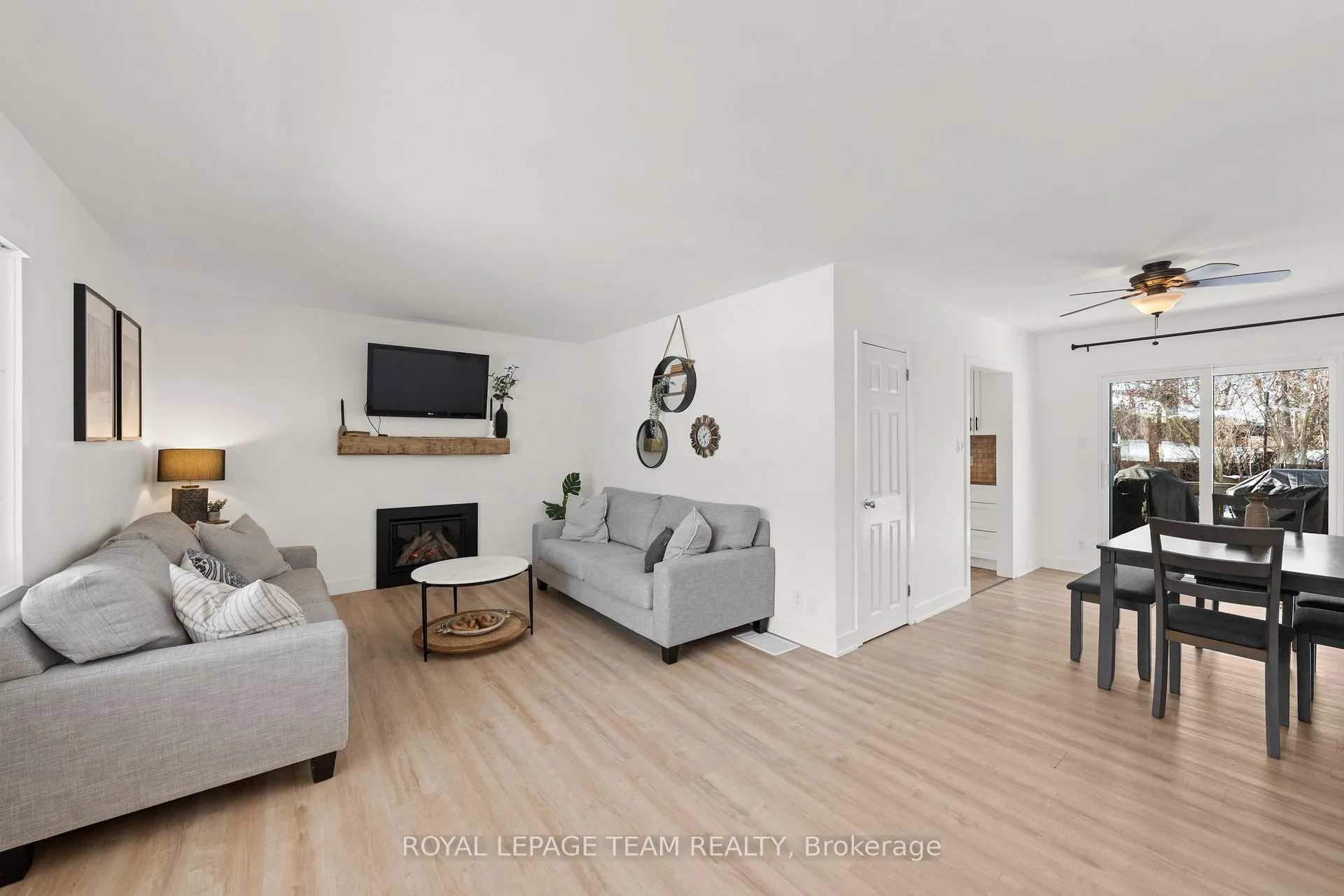Photo 5 of 5286 Hillcrest Drive, Ottawa, Manotick Long Island & Nicholls Island — HOMEH