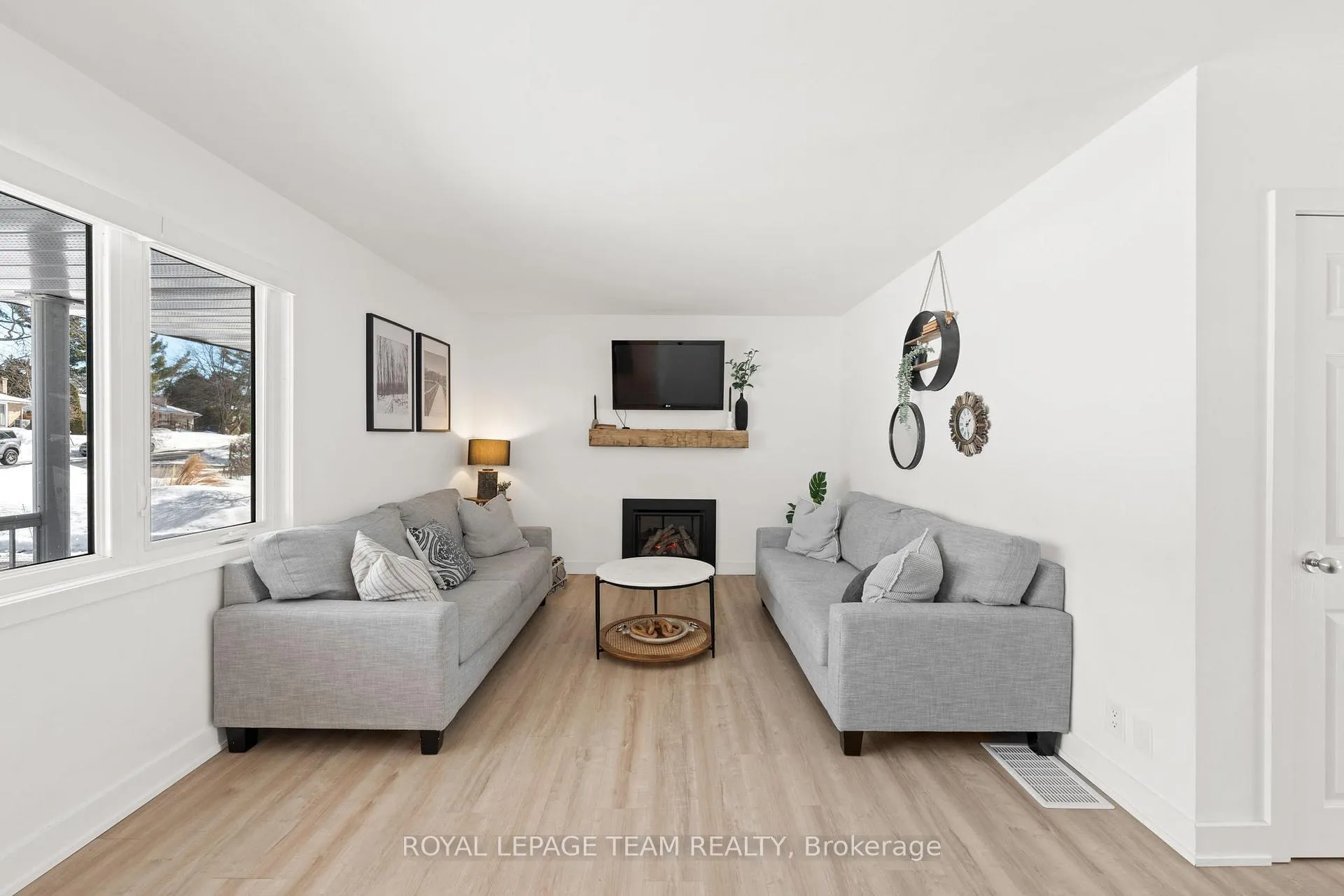 Photo 6 of 5286 Hillcrest Drive, Ottawa, Manotick Long Island & Nicholls Island — HOMEH