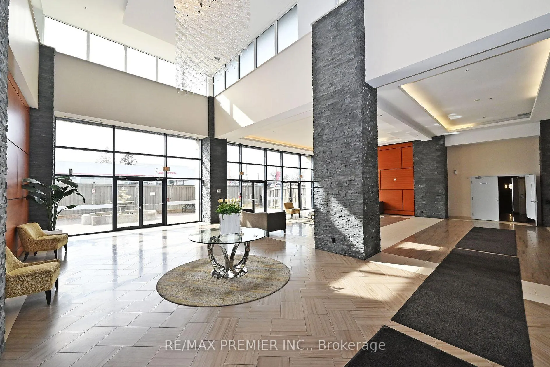 Photo 3 of Unit 919, 12 Woodstream Boulevard, Vaughan, Vaughan Grove — HOMEH