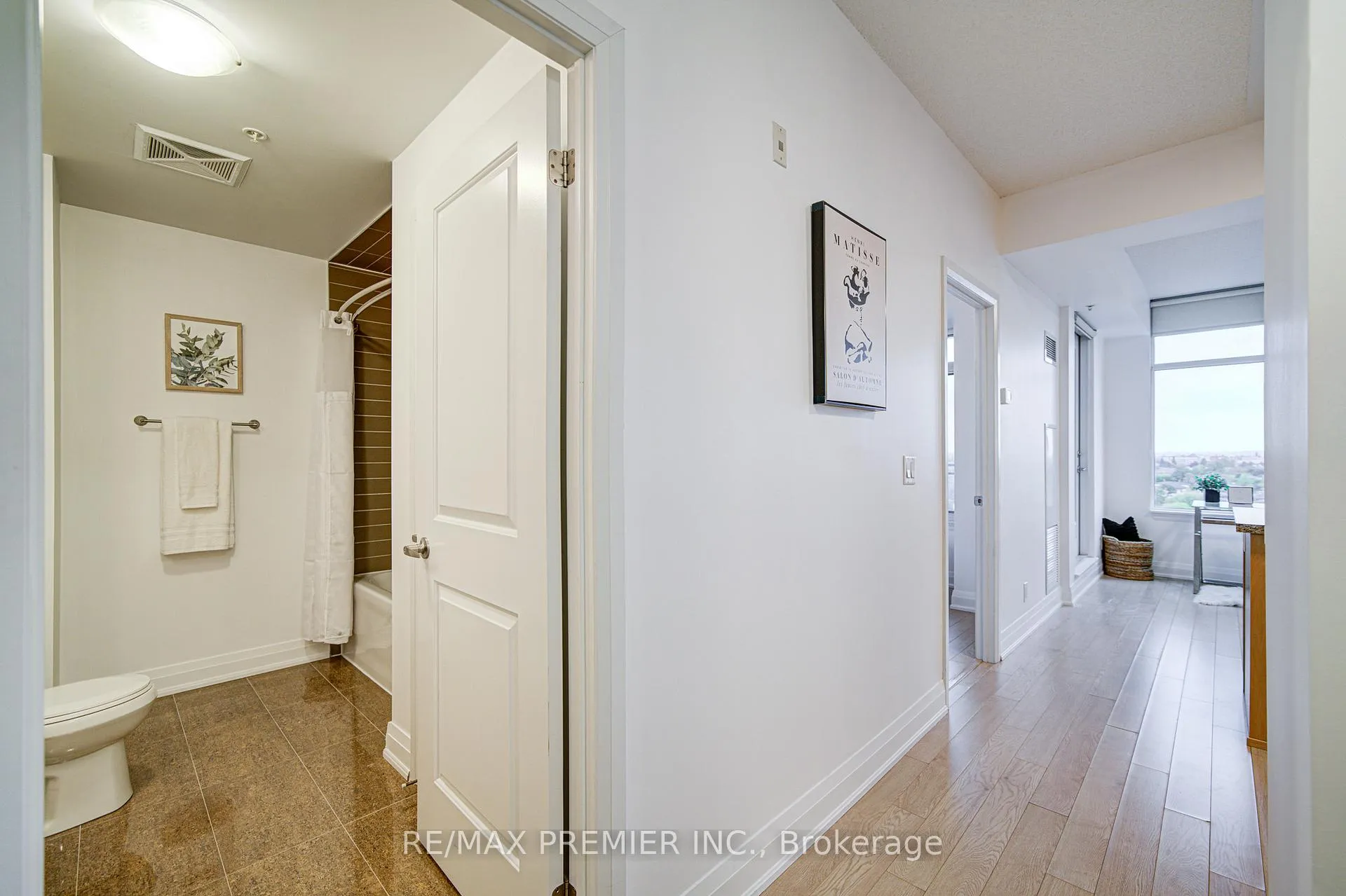 Photo 5 of Unit 919, 12 Woodstream Boulevard, Vaughan, Vaughan Grove — HOMEH