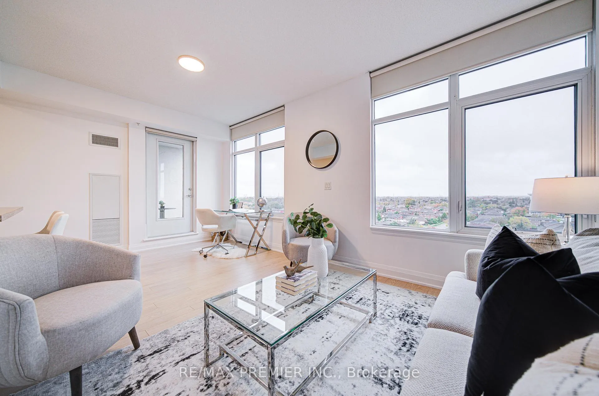 Photo 14 of Unit 919, 12 Woodstream Boulevard, Vaughan, Vaughan Grove — HOMEH