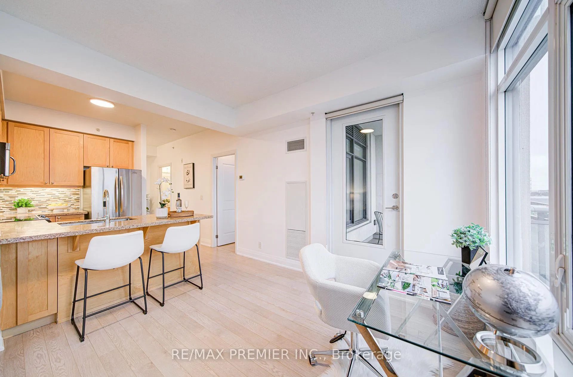 Photo 16 of Unit 919, 12 Woodstream Boulevard, Vaughan, Vaughan Grove — HOMEH