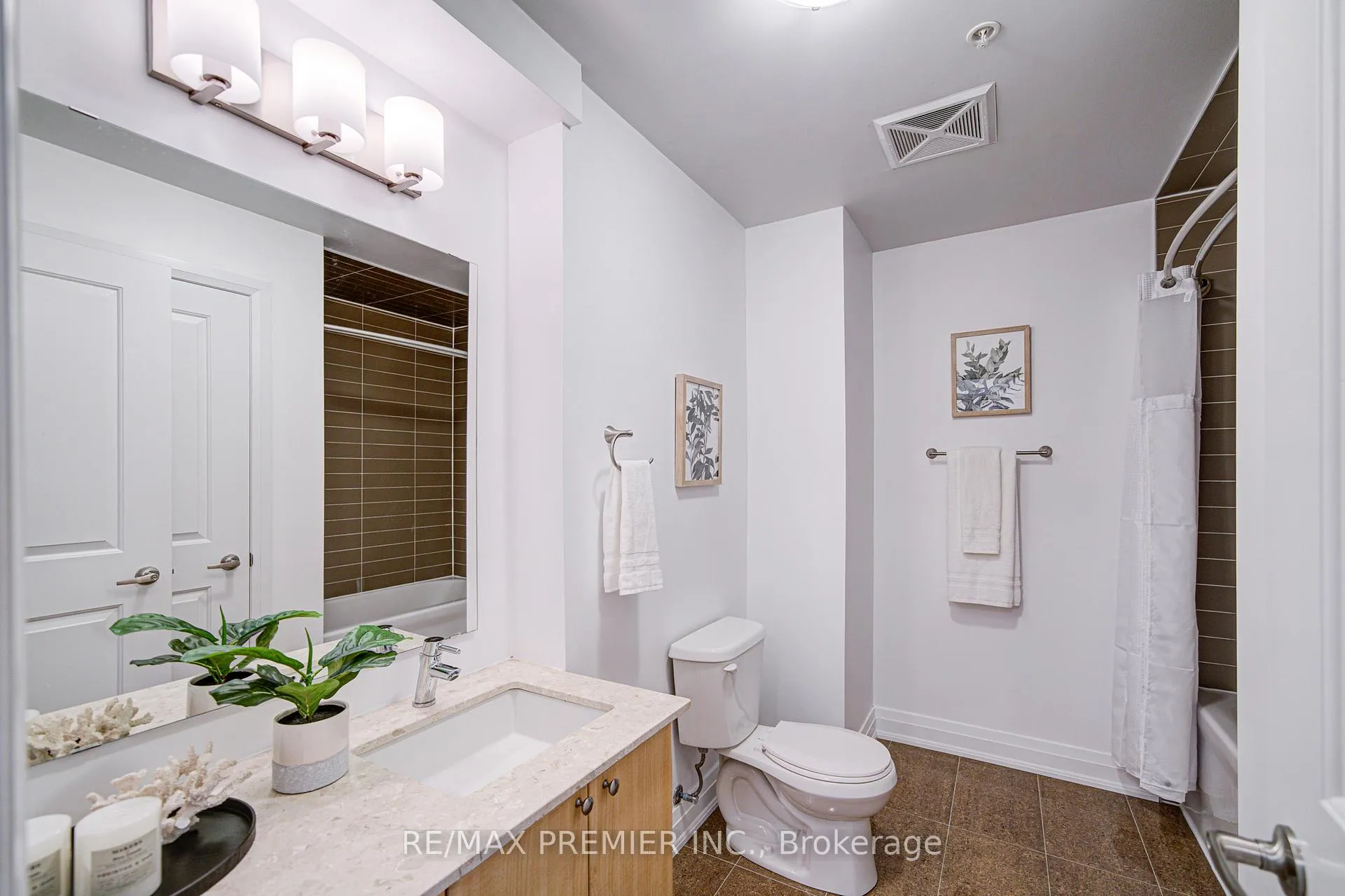 Photo 20 of Unit 919, 12 Woodstream Boulevard, Vaughan, Vaughan Grove — HOMEH