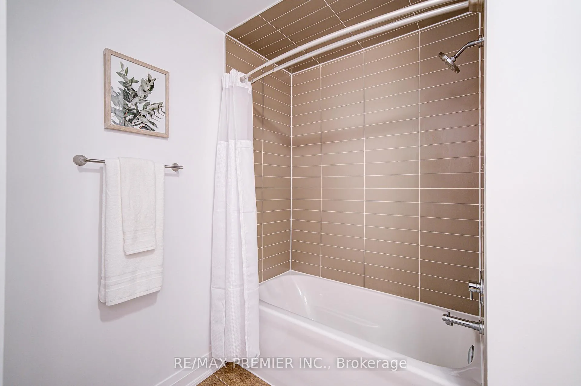 Photo 21 of Unit 919, 12 Woodstream Boulevard, Vaughan, Vaughan Grove — HOMEH