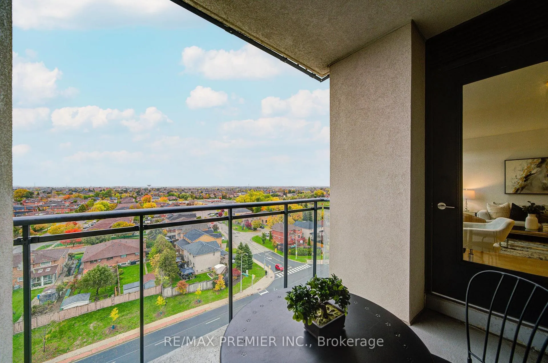 Photo 25 of Unit 919, 12 Woodstream Boulevard, Vaughan, Vaughan Grove — HOMEH