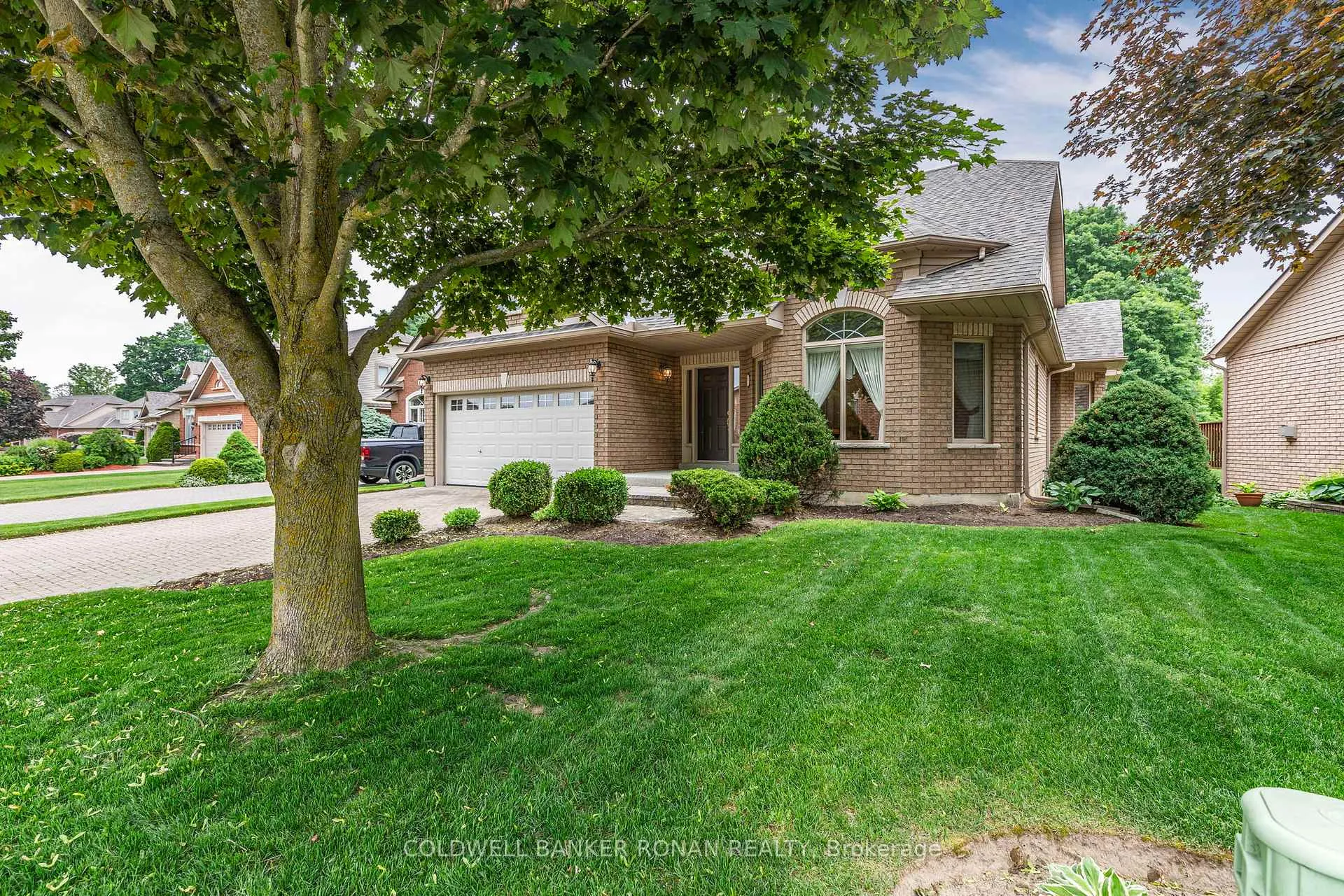 Photo 2 of 39 Bella Vista Trail, New Tecumseth, Alliston — HOMEH