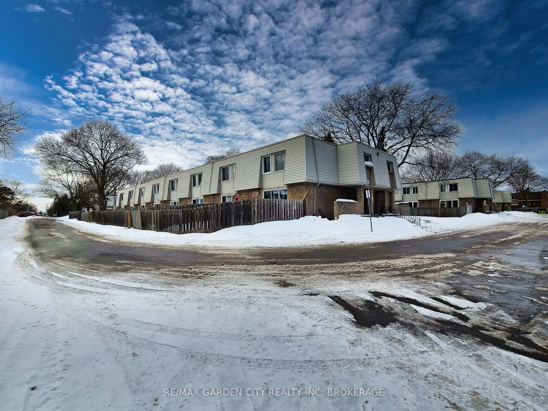 Photo 18 of 176-17 Old Pine Trail, St. Catharines, Carlton/Bunting — HOMEH