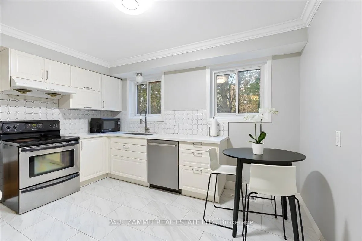 Photo 10 of 148 Doncaster Avenue, Markham, Grandview — HOMEH