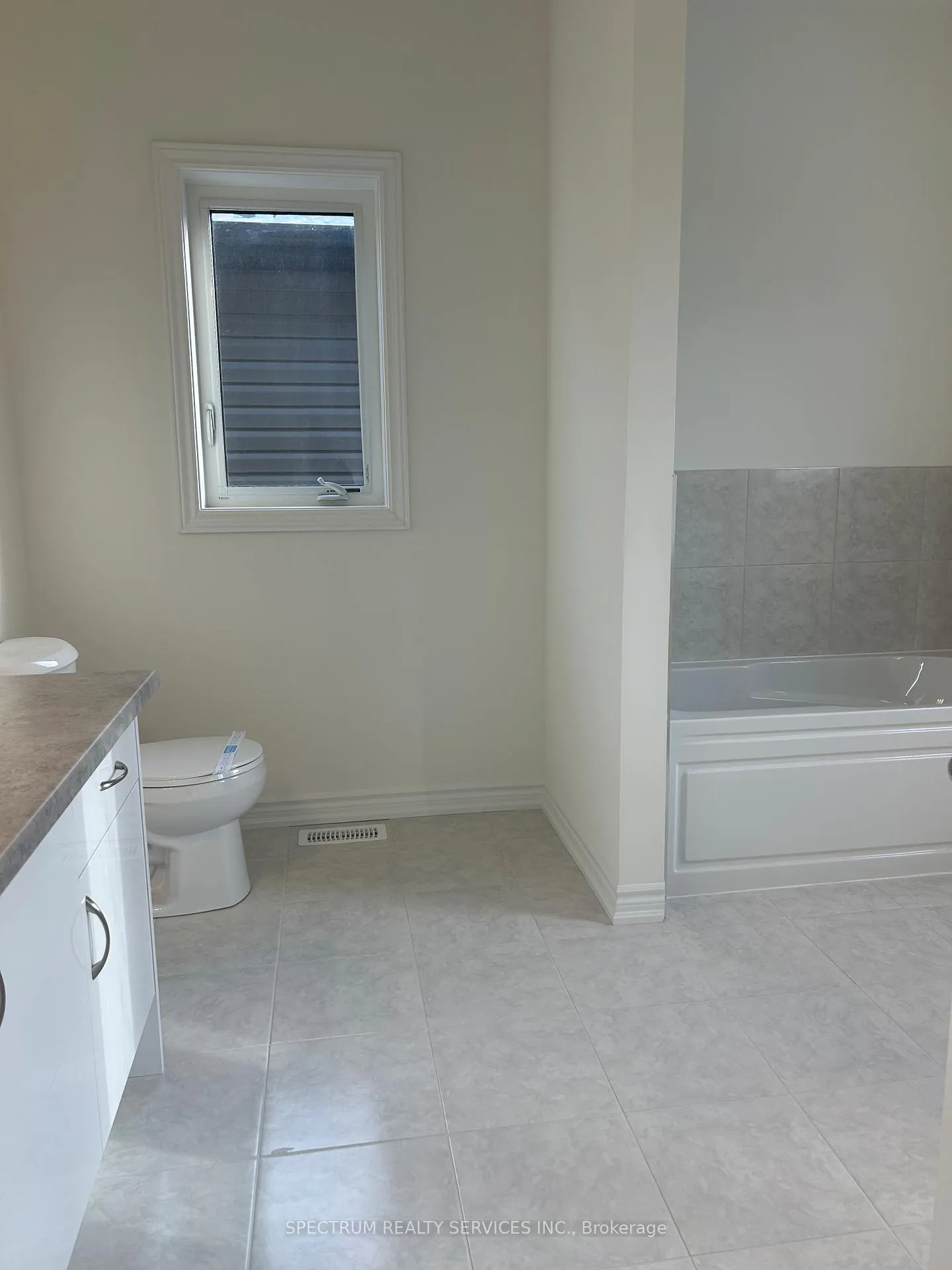 Photo 9 of 276 Pottruff Road, Brantford — HOMEH