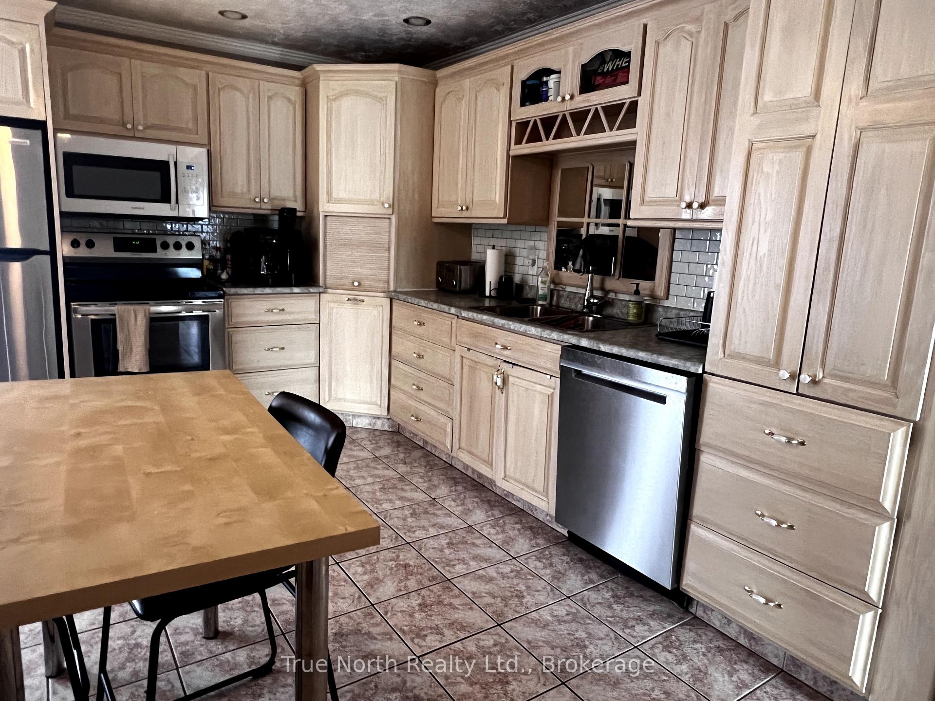 Photo 6 of 8 Macdonald Street, Kapuskasing — HOMEH