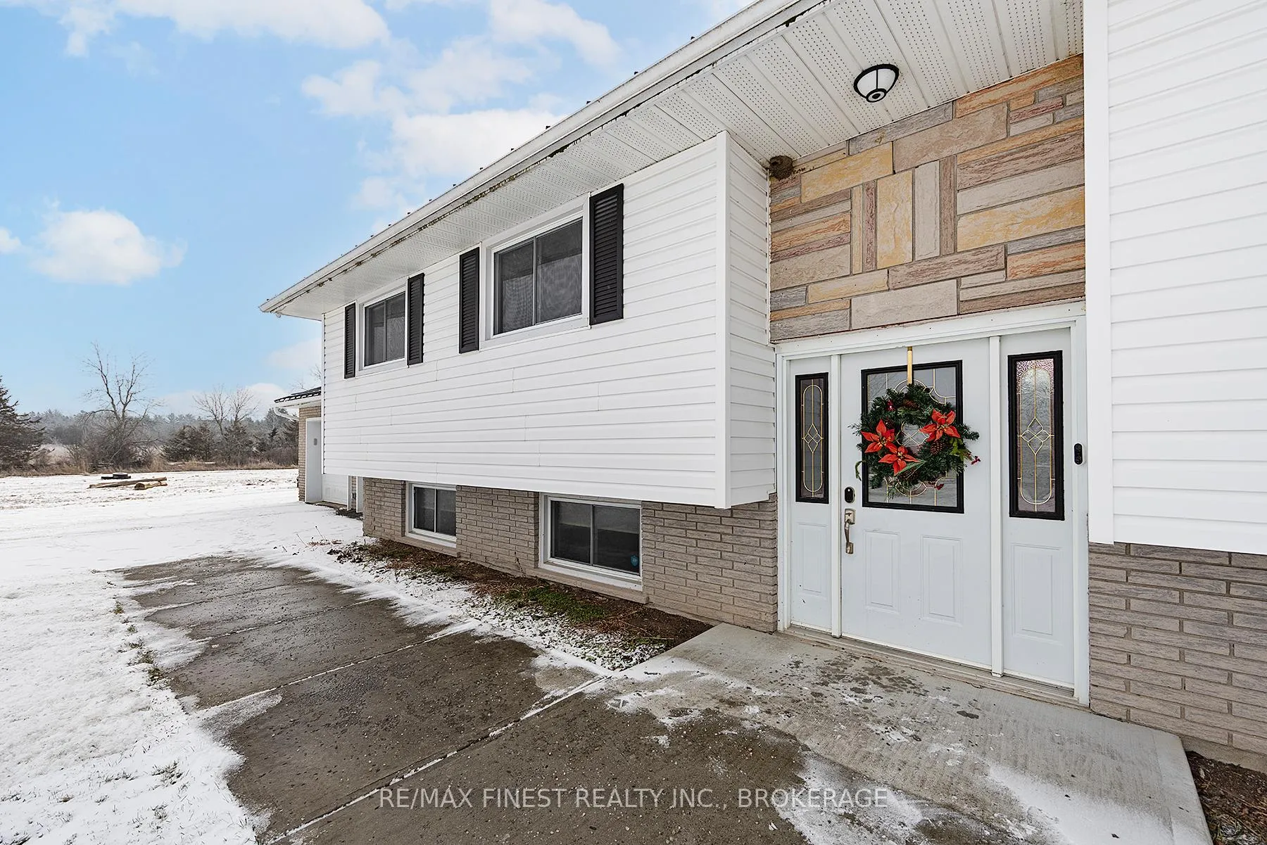 Photo 4 of 2060 Westbrook Road, Kingston, City North of 401 — HOMEH
