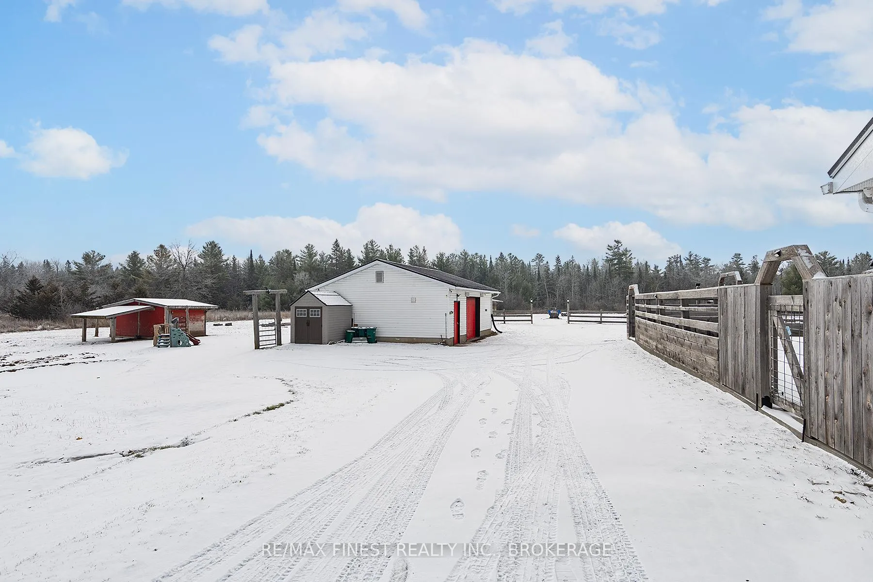 Photo 5 of 2060 Westbrook Road, Kingston, City North of 401 — HOMEH