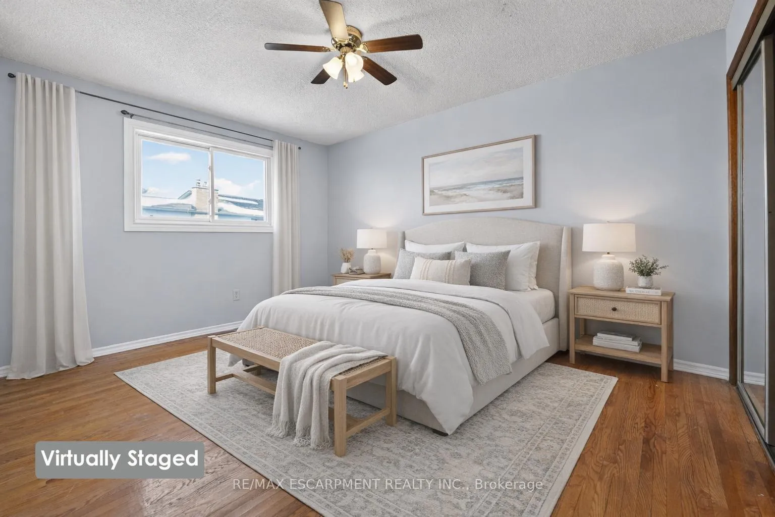 Photo 10 of 209 Ravenbury Drive, Hamilton, Randall — HOMEH