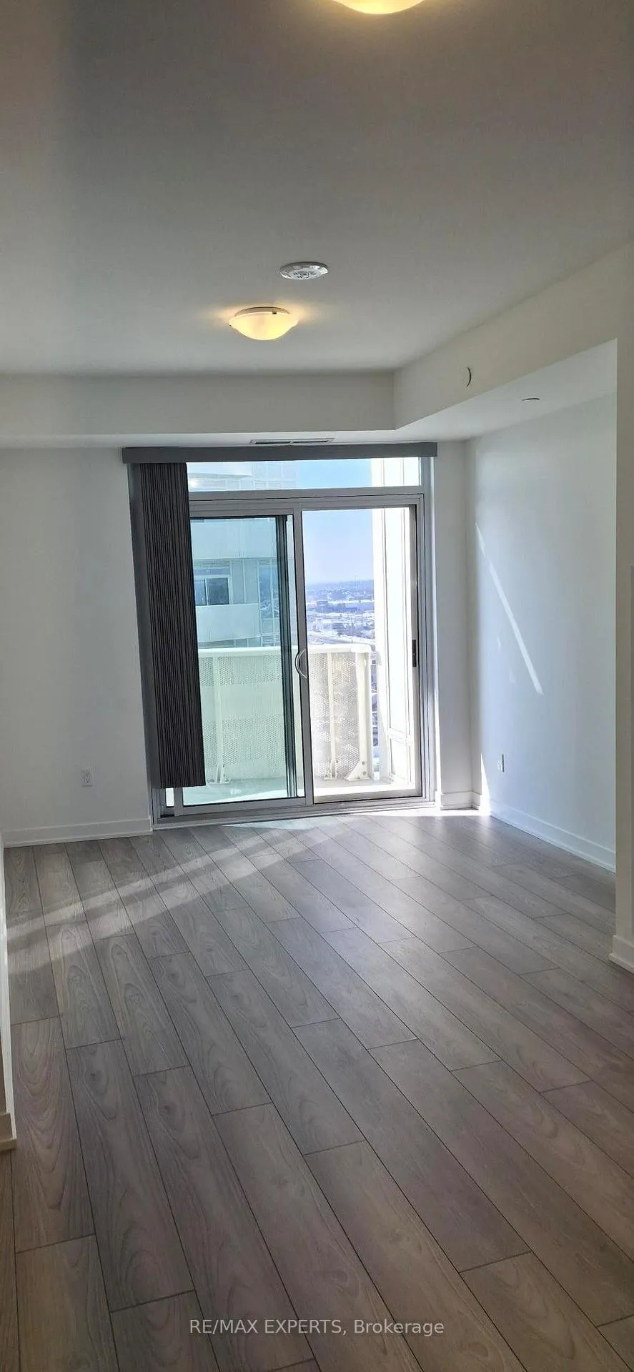 Photo 5 of Unit 1101, 474 Caldari Road, Vaughan, Concord — HOMEH