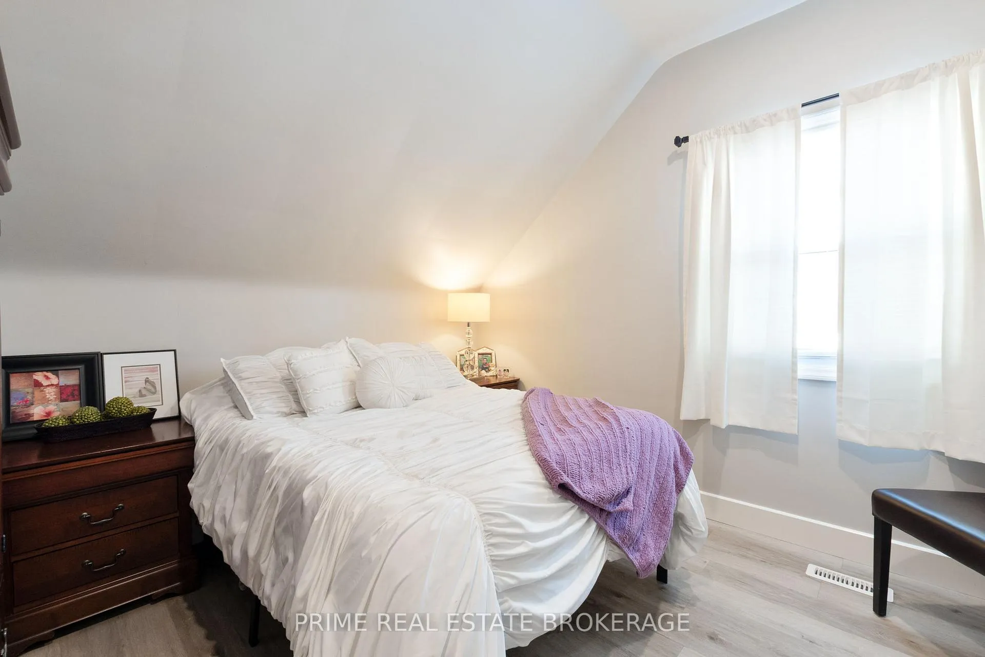 Photo 16 of 95 Elgin Street, St. Thomas — HOMEH