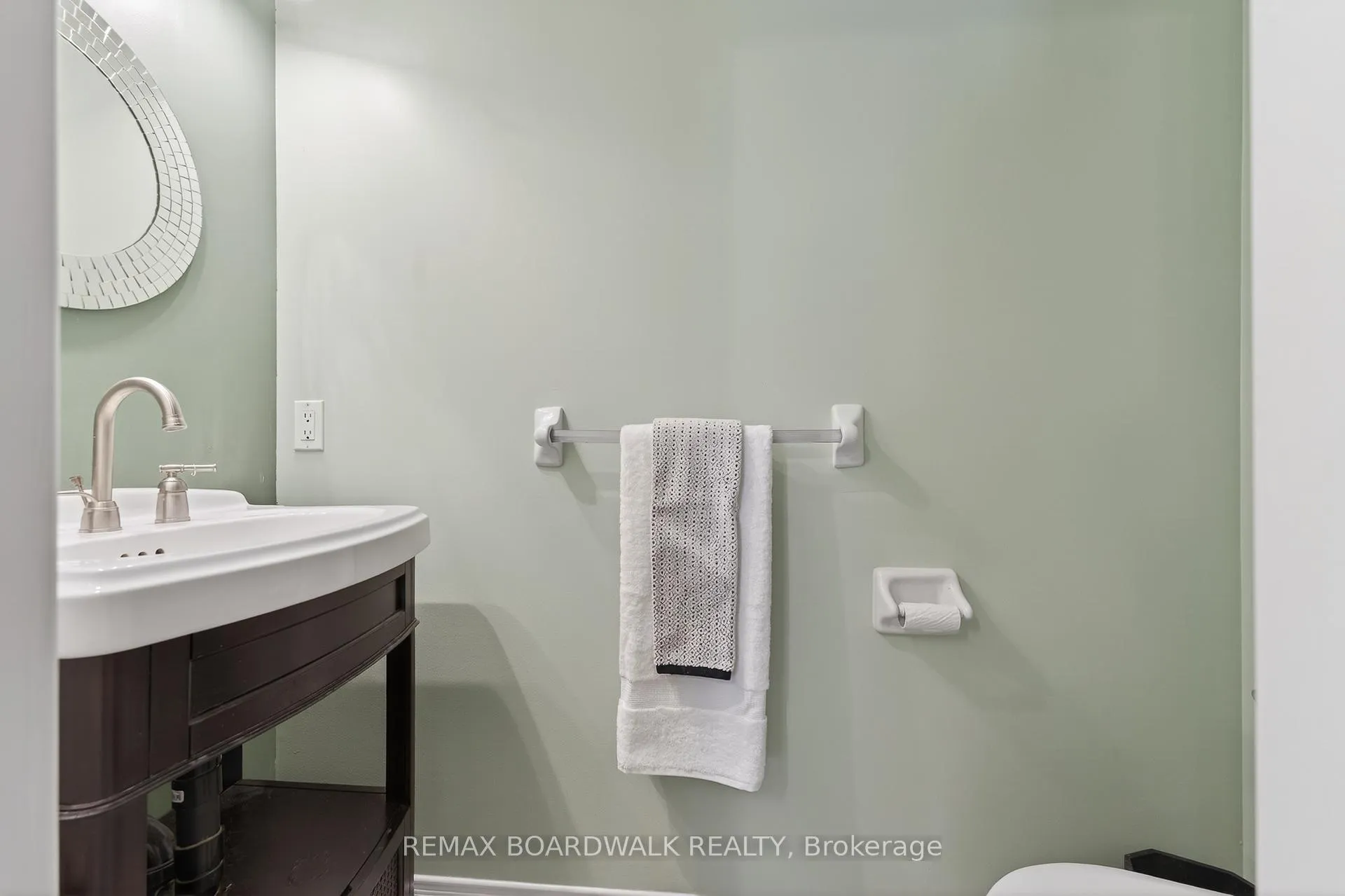 Photo 4 of Unit 165, 70 Edenvale Drive, Ottawa, Kanata - Beaverbrook — HOMEH