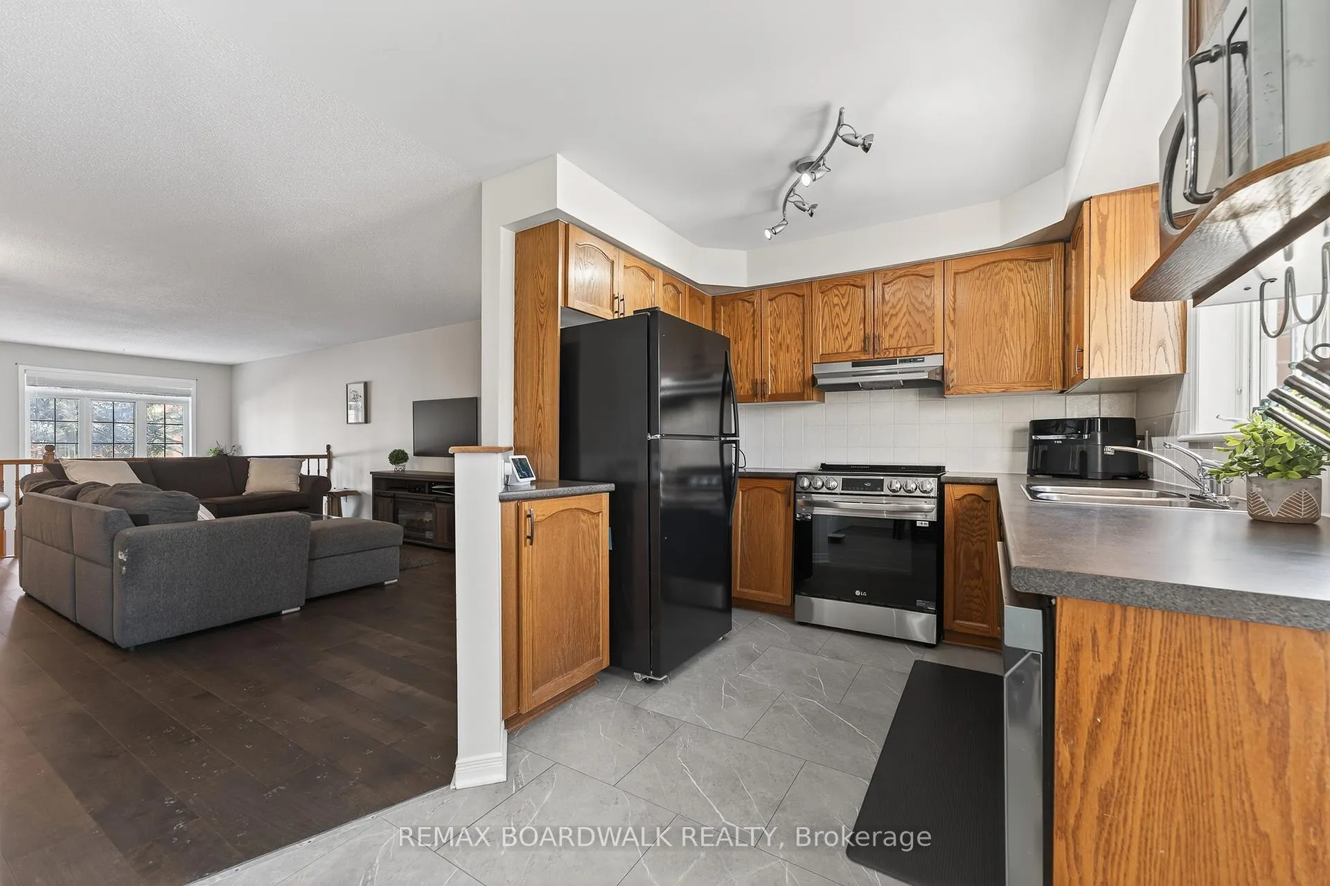 Photo 8 of Unit 165, 70 Edenvale Drive, Ottawa, Kanata - Beaverbrook — HOMEH