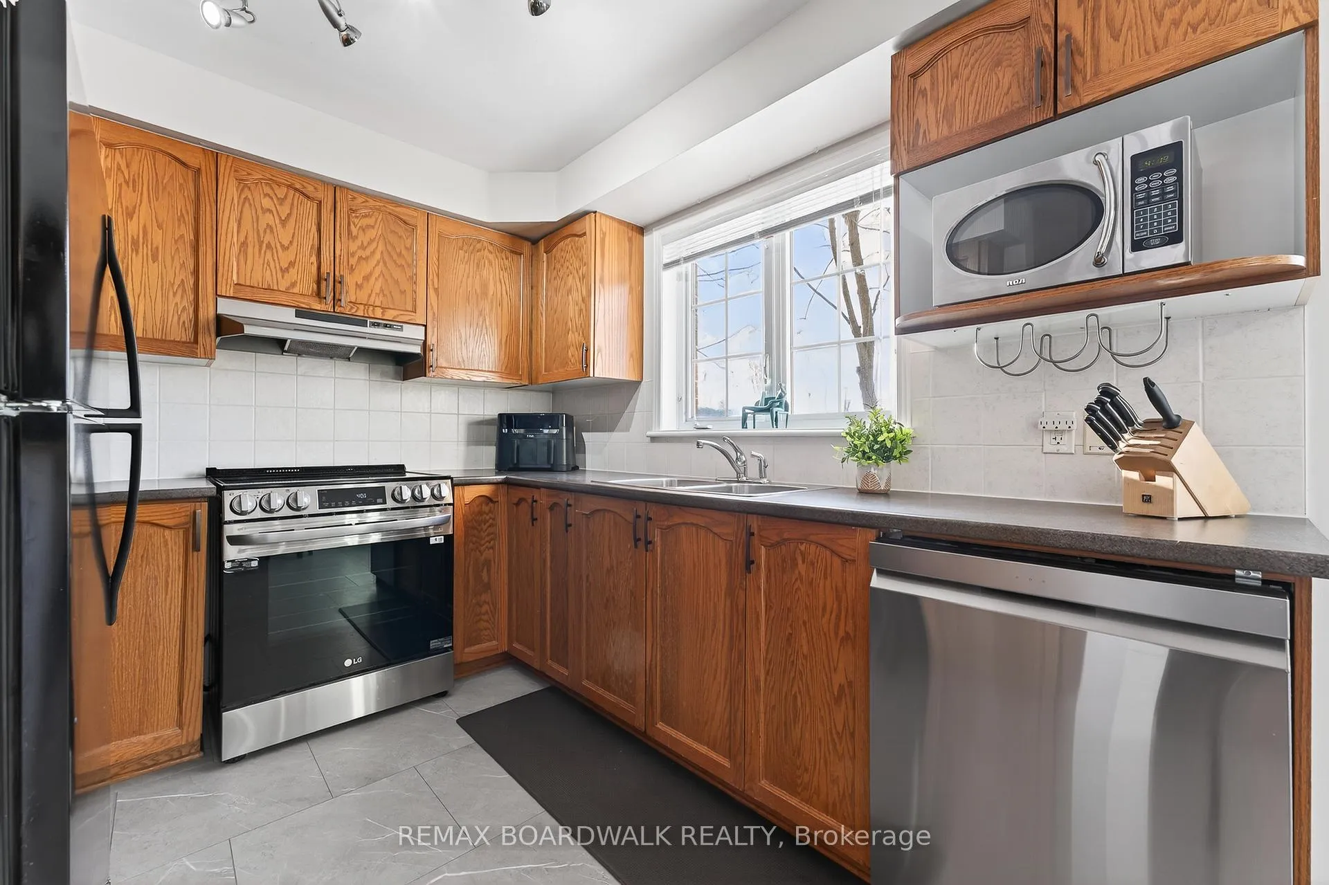 Photo 9 of Unit 165, 70 Edenvale Drive, Ottawa, Kanata - Beaverbrook — HOMEH