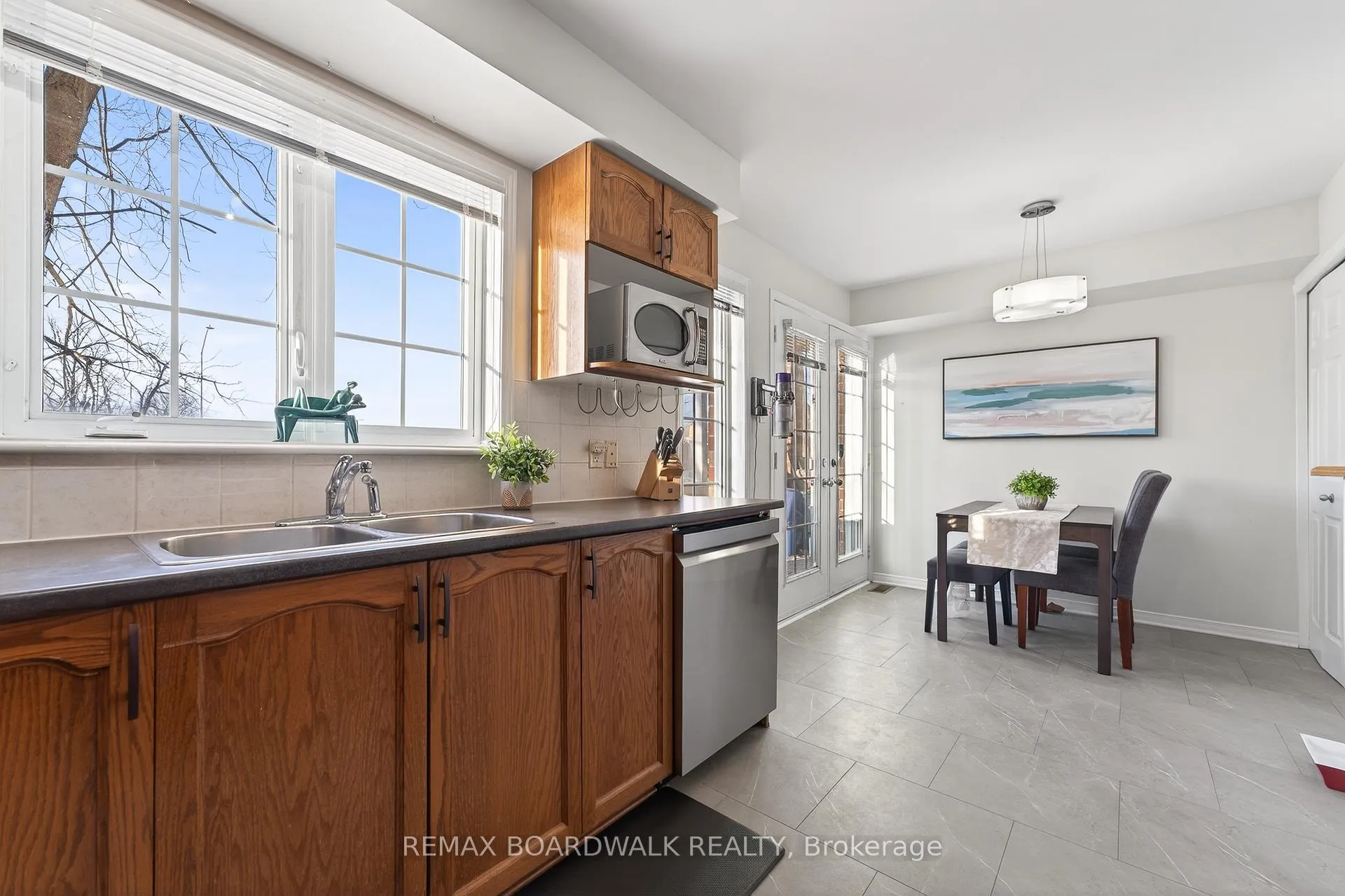 Photo 10 of Unit 165, 70 Edenvale Drive, Ottawa, Kanata - Beaverbrook — HOMEH