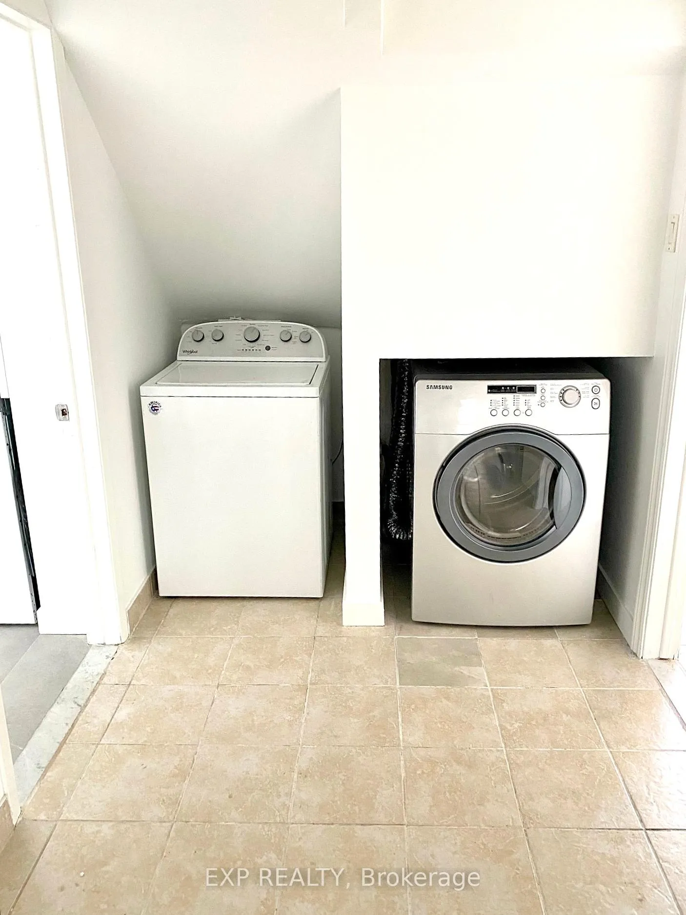 Photo 6 of 2042 Tawney Avenue, Ottawa, Hawthorne Meadows — HOMEH