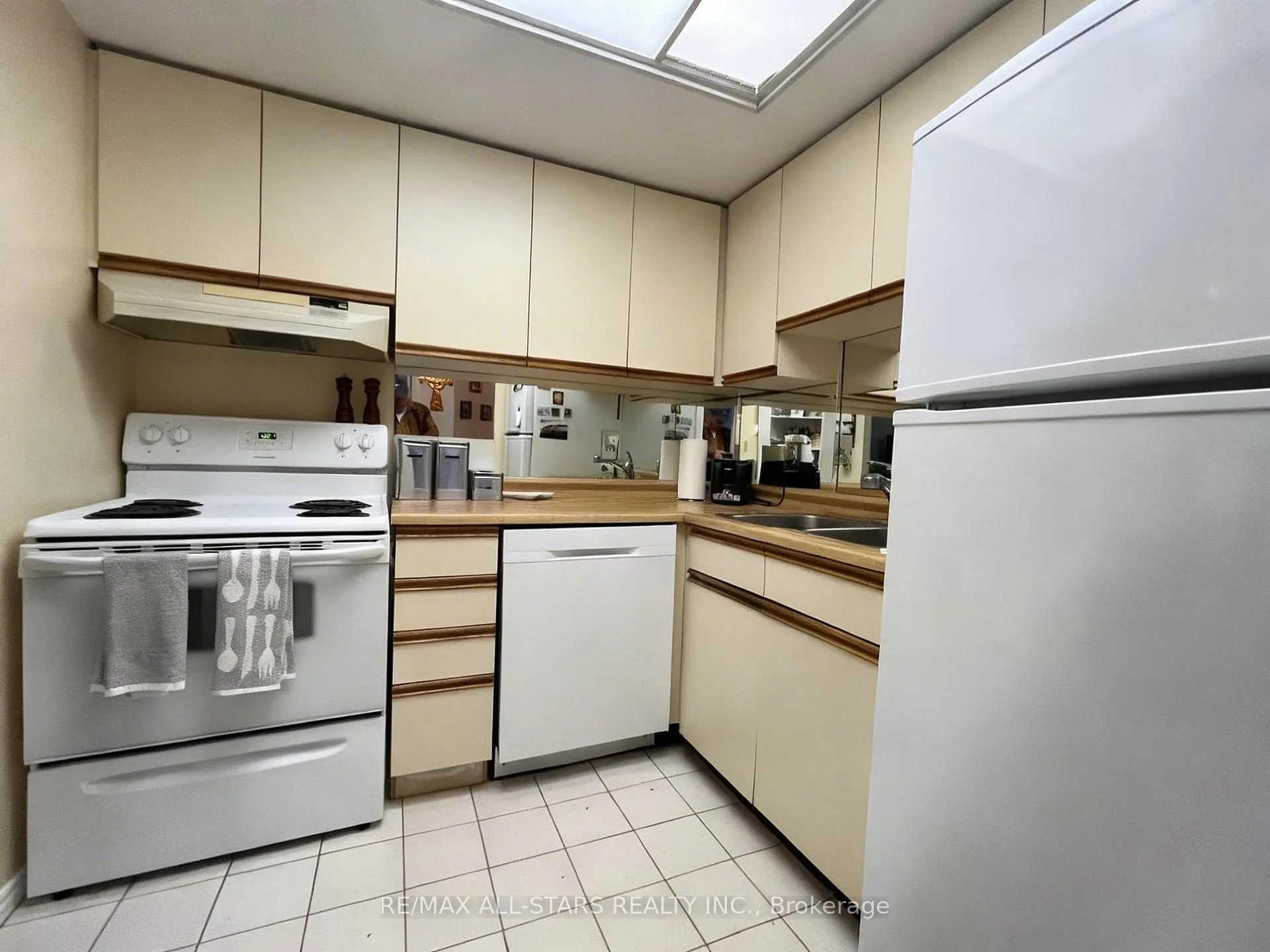 Photo 6 of Unit 103, 2 Heritage Way, Kawartha Lakes, Lindsay — HOMEH