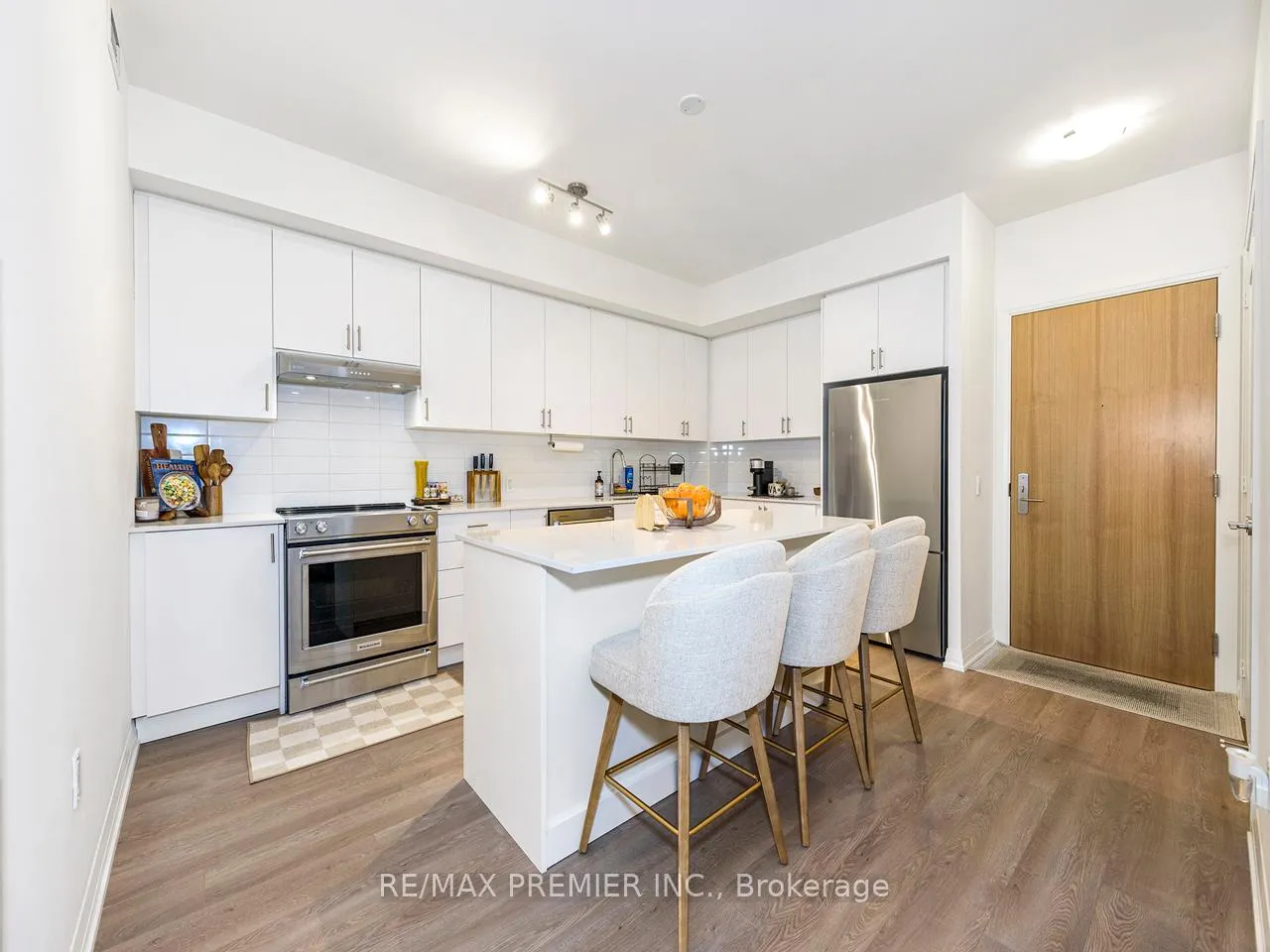 Photo 4 of Unit 412, 8960 Jane Street, Vaughan, Vellore Village — HOMEH