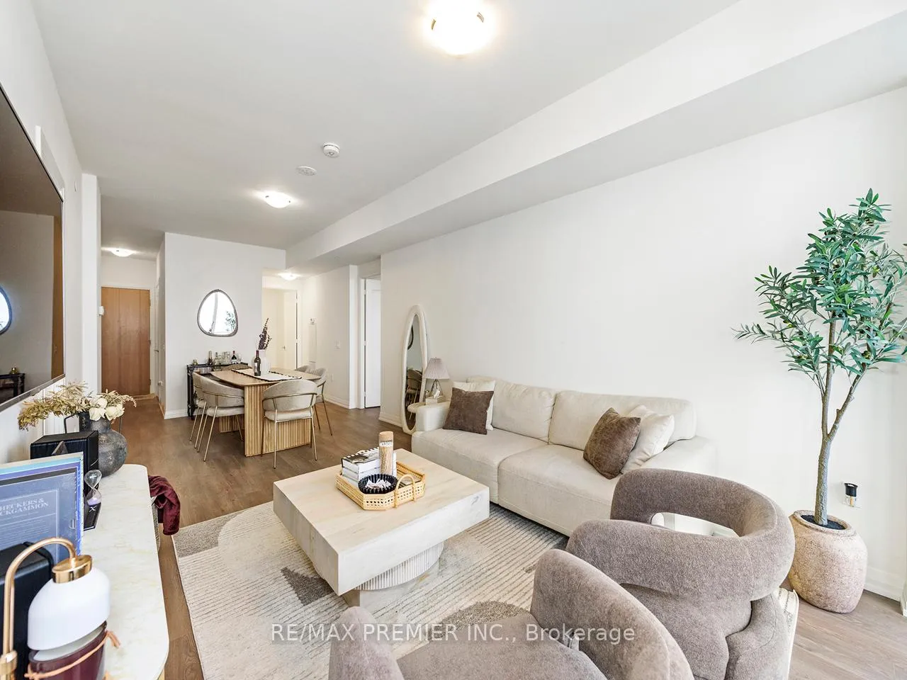 Photo 14 of Unit 412, 8960 Jane Street, Vaughan, Vellore Village — HOMEH