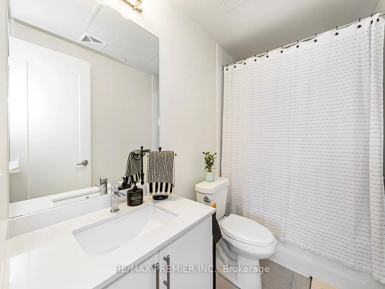 Photo 18 of Unit 412, 8960 Jane Street, Vaughan, Vellore Village — HOMEH