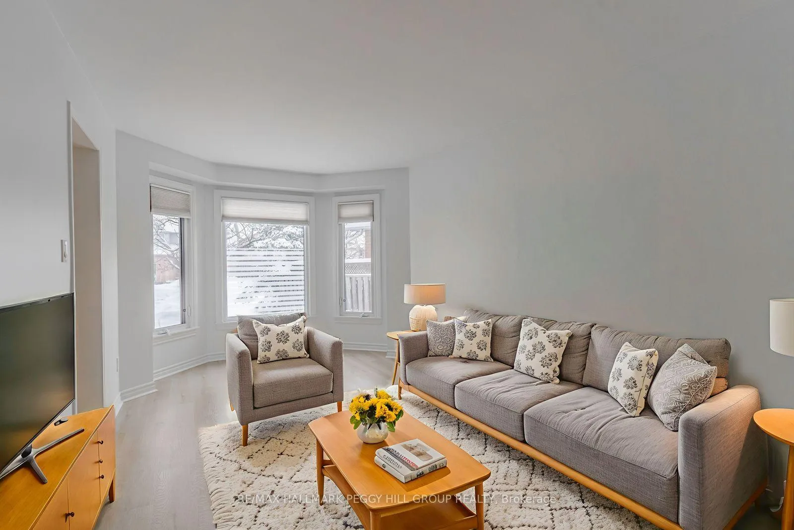 Photo 2 of 62 O'Shaughnessy Crescent, Barrie, Holly — HOMEH