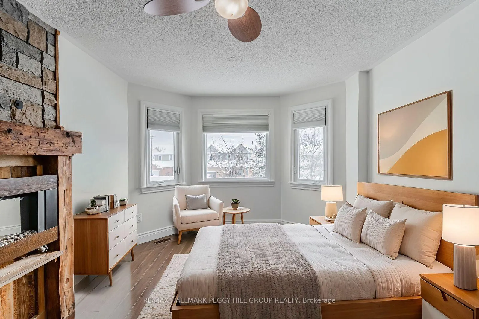 Photo 6 of 62 O'Shaughnessy Crescent, Barrie, Holly — HOMEH