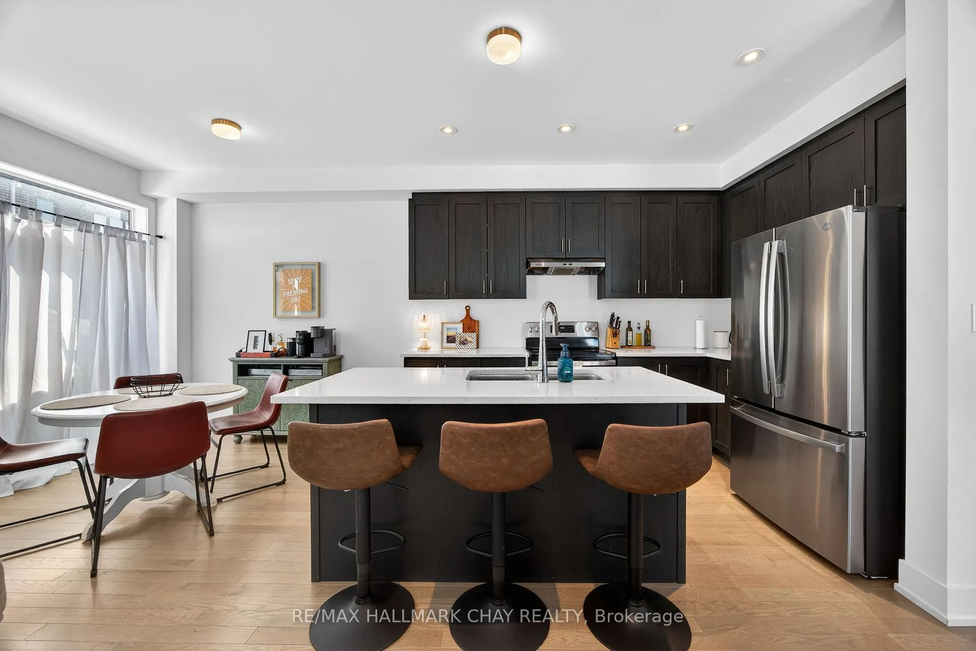 Photo 7 of 1 Milady Crescent, Barrie, Rural Barrie Southeast — HOMEH