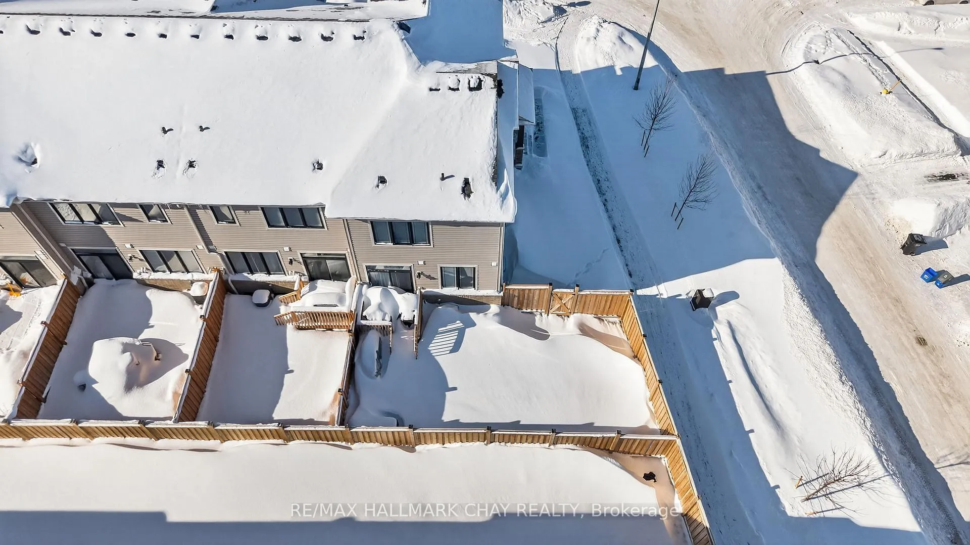 Photo 25 of 1 Milady Crescent, Barrie, Rural Barrie Southeast — HOMEH