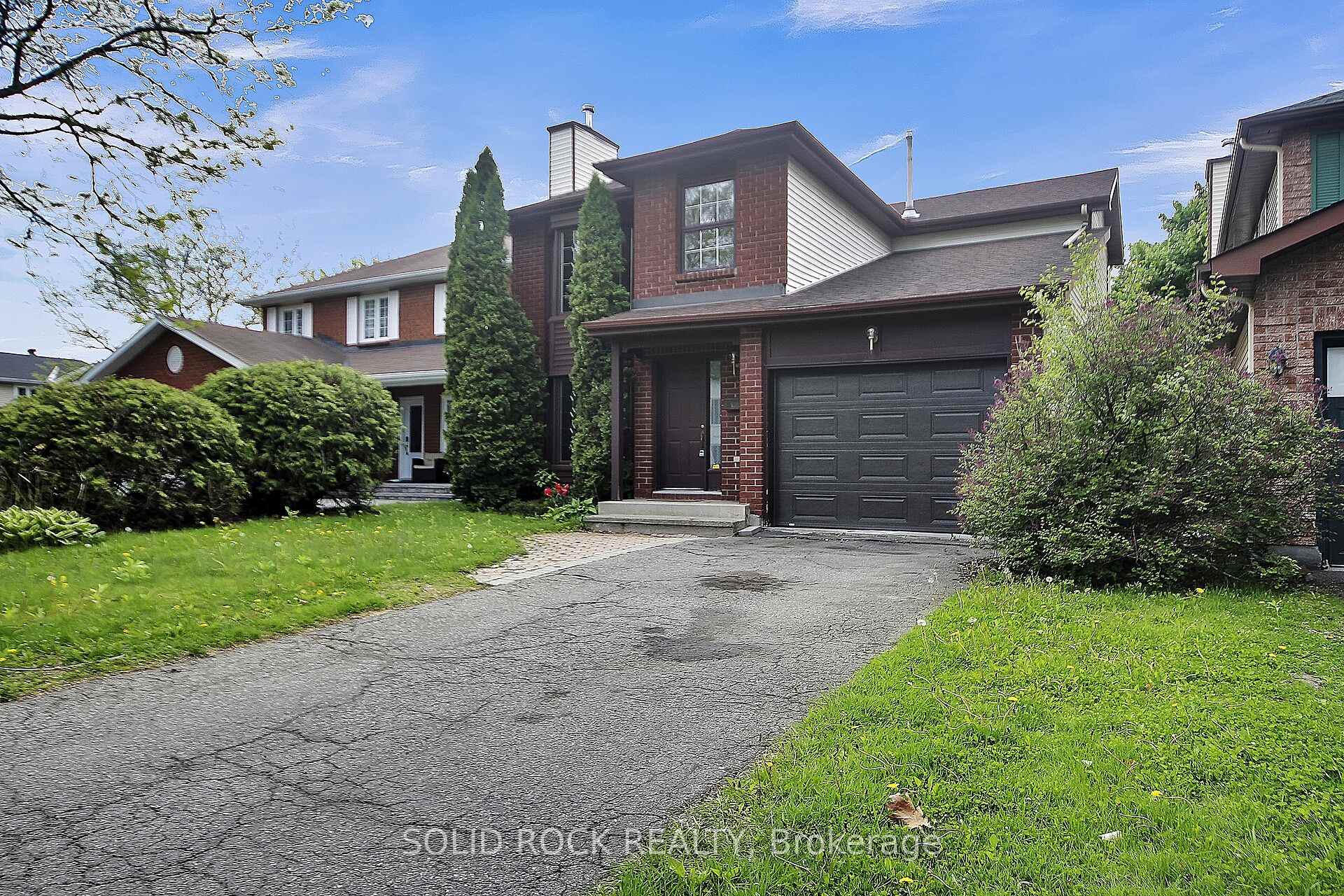 Photo 2 of 12 Notman Way, Ottawa, Hunt Club Park — HOMEH