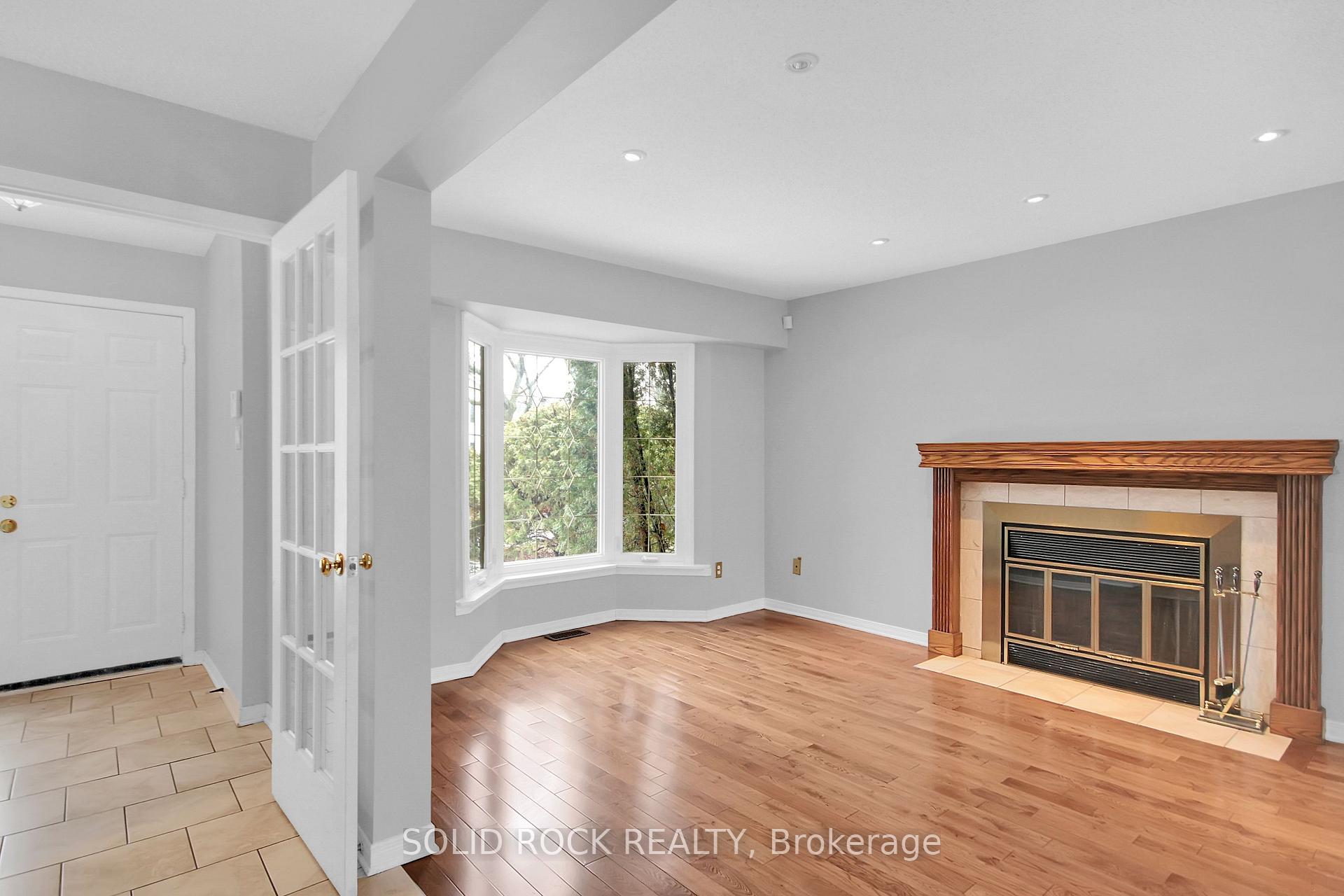 Photo 6 of 12 Notman Way, Ottawa, Hunt Club Park — HOMEH